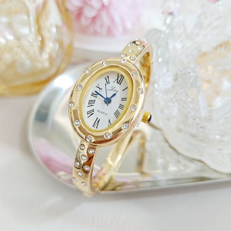 Women's Oval Dial Quartz Watch With Alloy Strap Featuring Ordinary Glass Mirror And Pointer Display