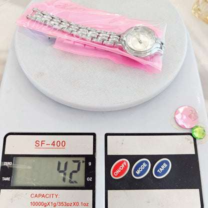 Women's Quartz Watch With Round Dial And Alloy Strap Featuring Ordinary Glass Mirror And Single Folding Buckle