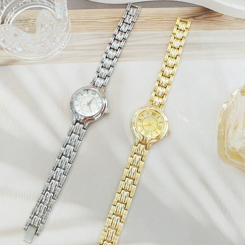 Women's Quartz Watch With Round Dial And Alloy Strap Featuring Ordinary Glass Mirror And Single Folding Buckle