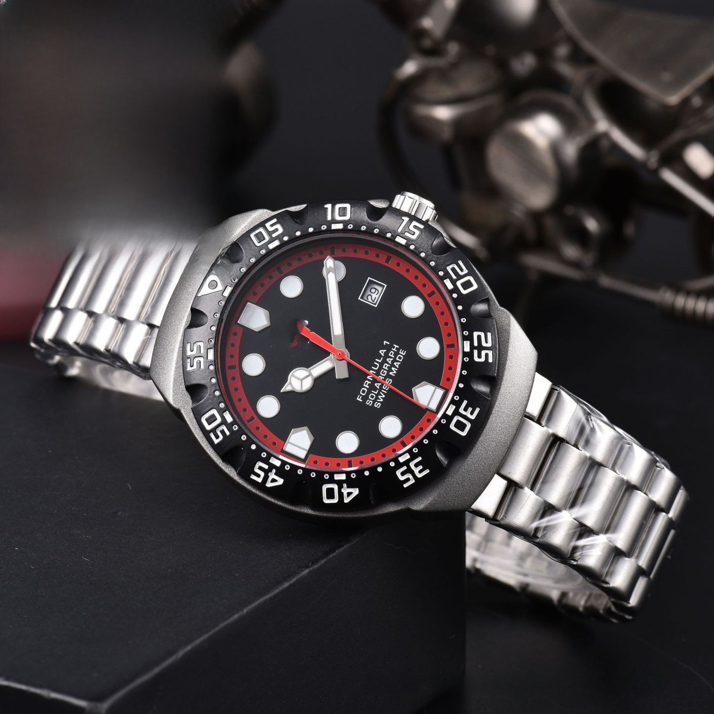Men's Quartz Watch With Round Dial, Tempered Glass Mirror, Silica Gel Strap, And Pin Buckle