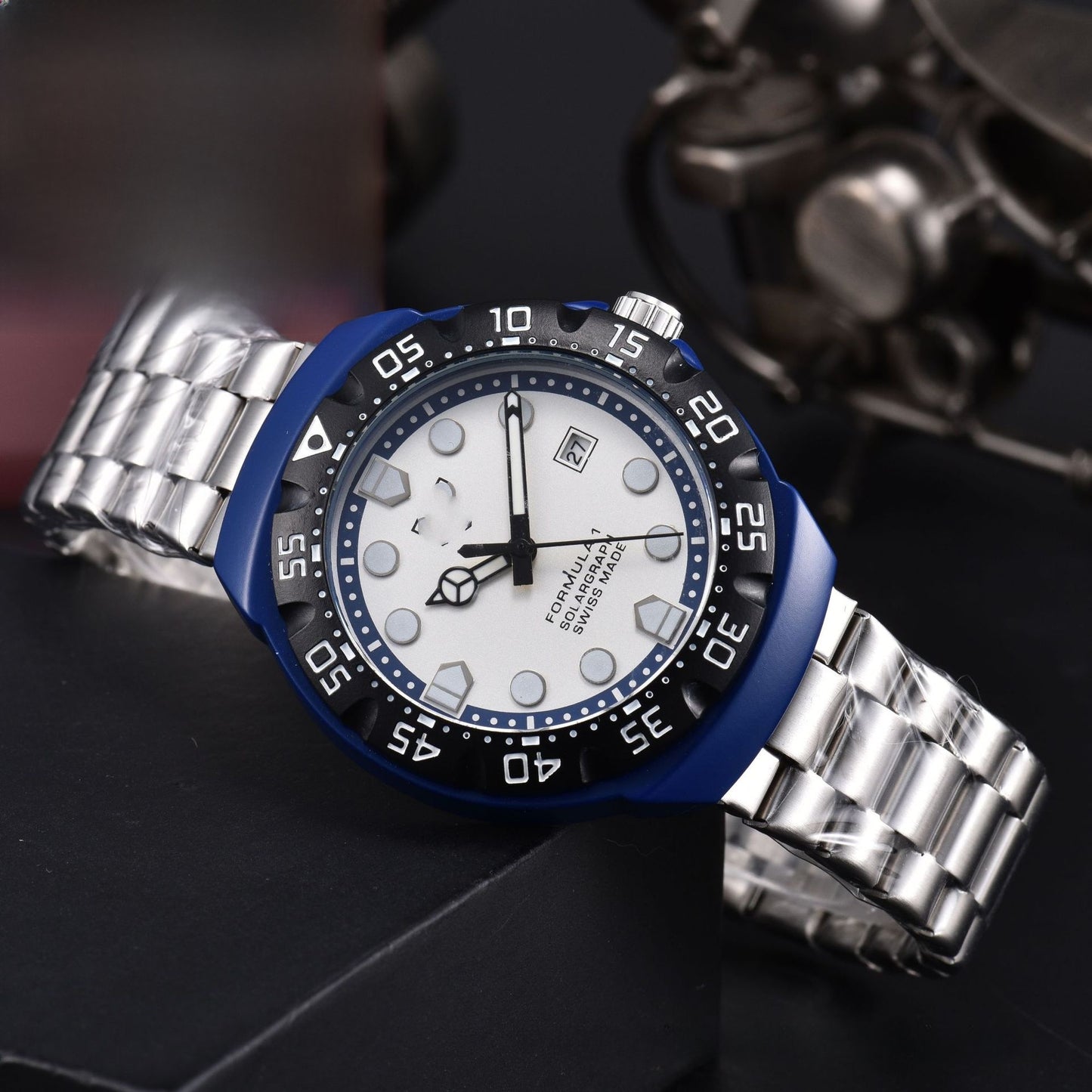Men's Quartz Watch With Round Dial, Tempered Glass Mirror, Silica Gel Strap, And Pin Buckle