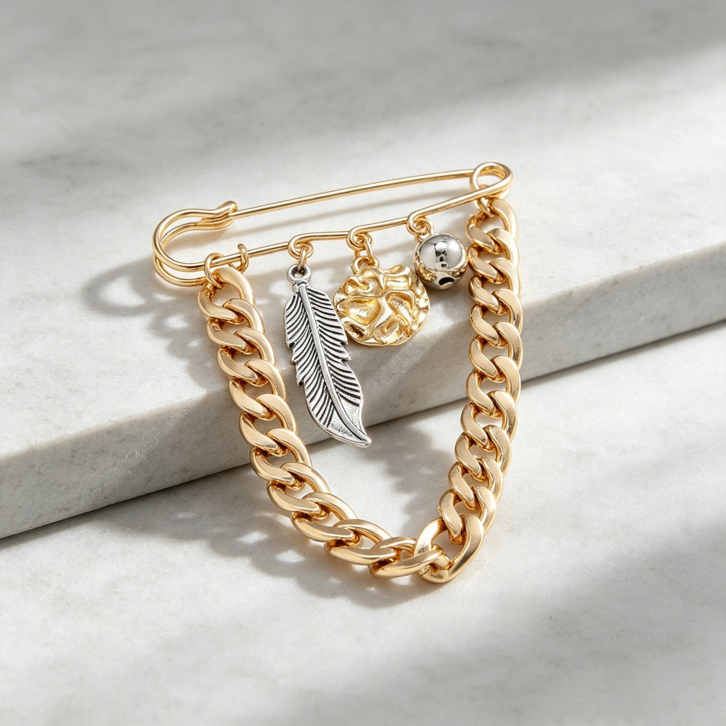 Feather Pin Made Of Alloy With Electroplated Finish, Available In Gold