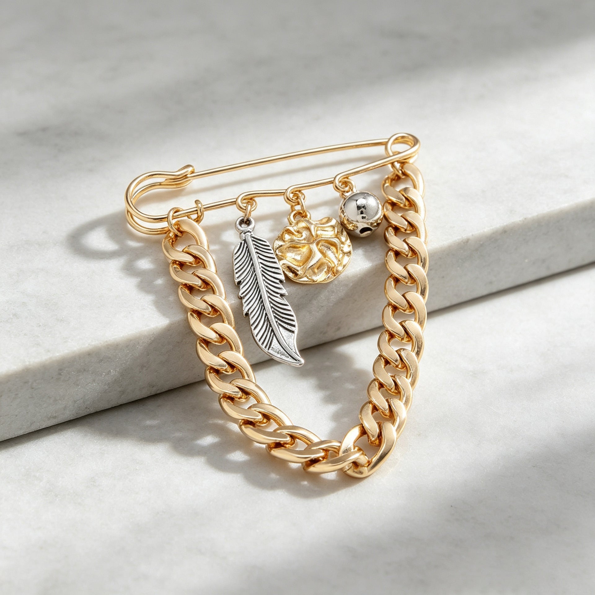 Feather Pin Made Of Alloy With Electroplated Finish, Available In Gold