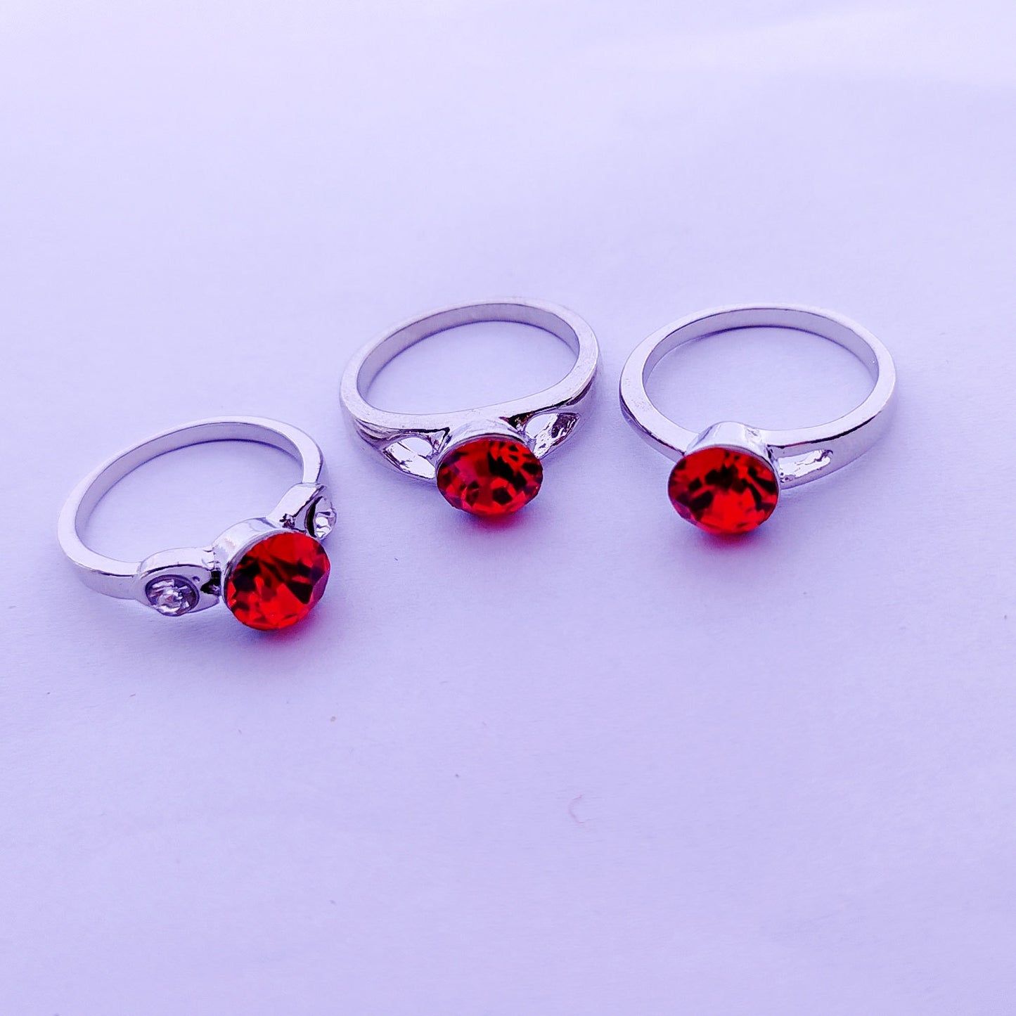 Sweet Geometric Alloy Ring For Women With Colourful Rhinestones Inlay