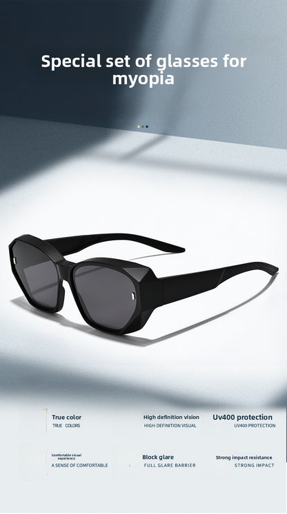 Unisex Polygons Sunglasses With Tac Lens Material In Dyed Black, Perfect For Beach Wear