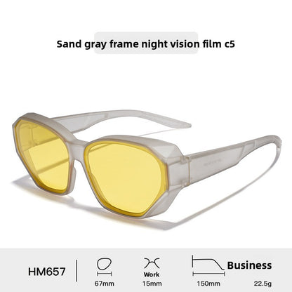Unisex Polygons Sunglasses With Tac Lens Material In Dyed Black, Perfect For Beach Wear
