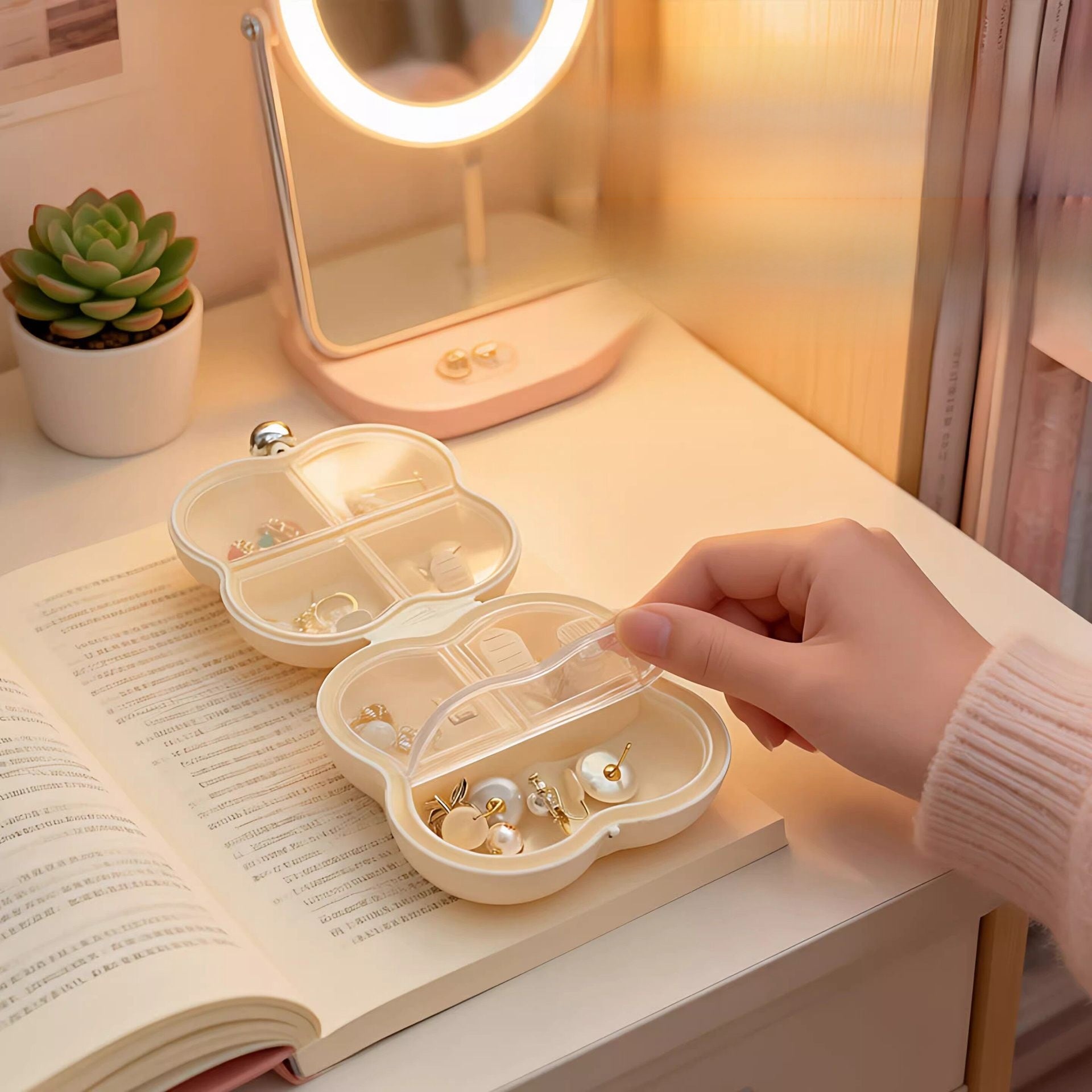 Solid Color Jewelry Box In White For Elegant Storage And Organization