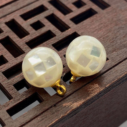 Natural Shell Pendant With 8mm Diameter Featuring Marine Style And Splicing Craftsmanship