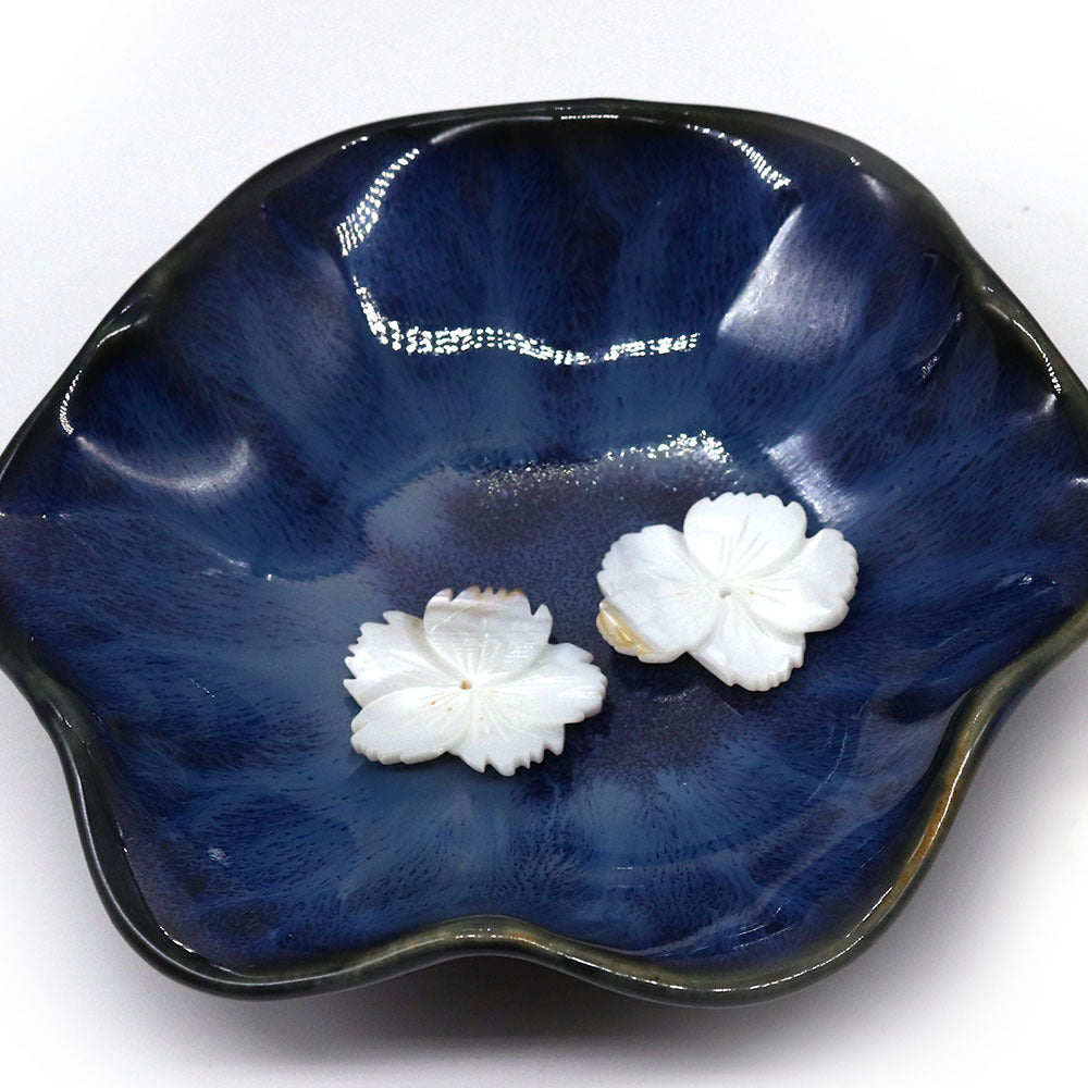 Natural White Shell Flower Beads Carved With Center-Drilled Holes For Jewelry Making