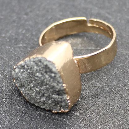Ethnic Style Unisex Ring Featuring Trillion-cut Natural Stone In Green With Natural Stone Setting