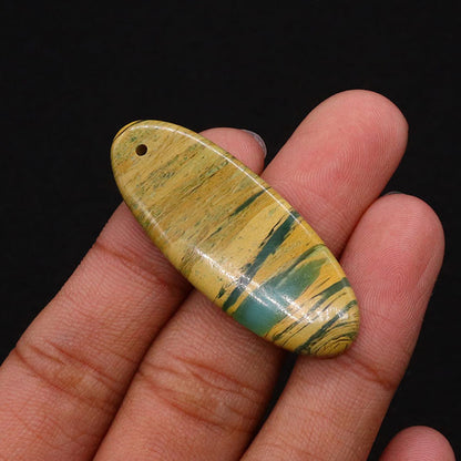 Oval Natural Stone Pendant Featuring Polished Craftsmanship With Dyed Emperor Stone In Synthesis Material