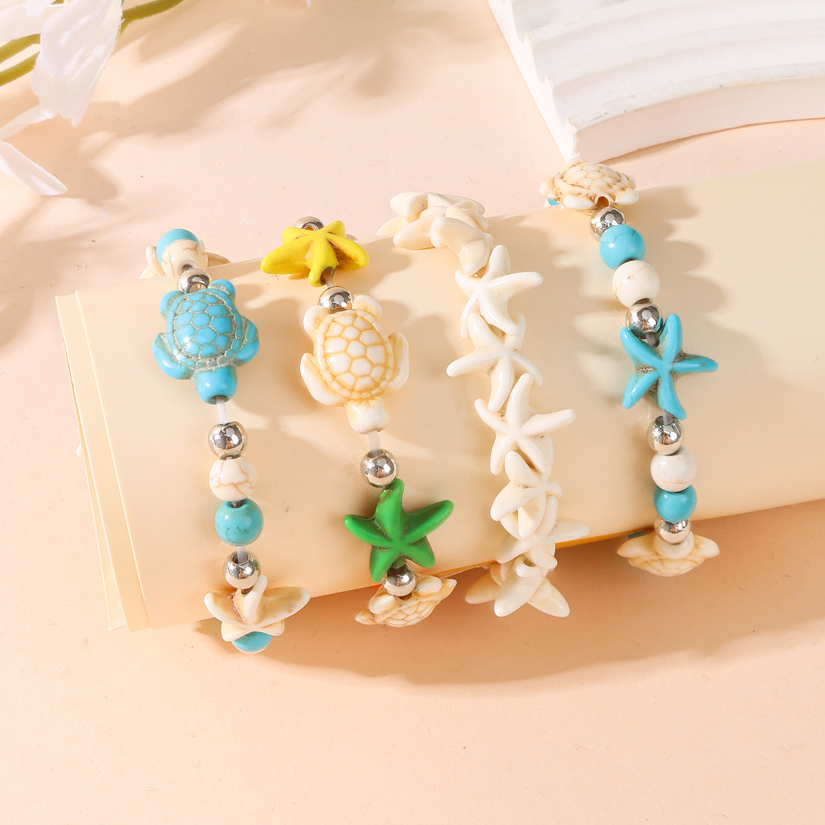 Unisex Marine Style Bracelet Featuring Tortoise Pattern And Turquoise Beads On Elastic String With Beaded Chain Craftsmanship