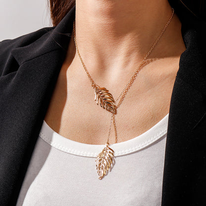 Classic Style Leaf Carving Necklace For Adults, Golden Plated Zinc Alloy With Box Chain