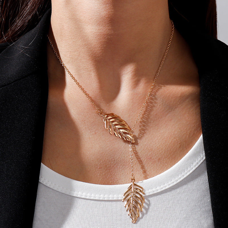 Classic Style Leaf Carving Necklace For Adults, Golden Plated Zinc Alloy With Box Chain