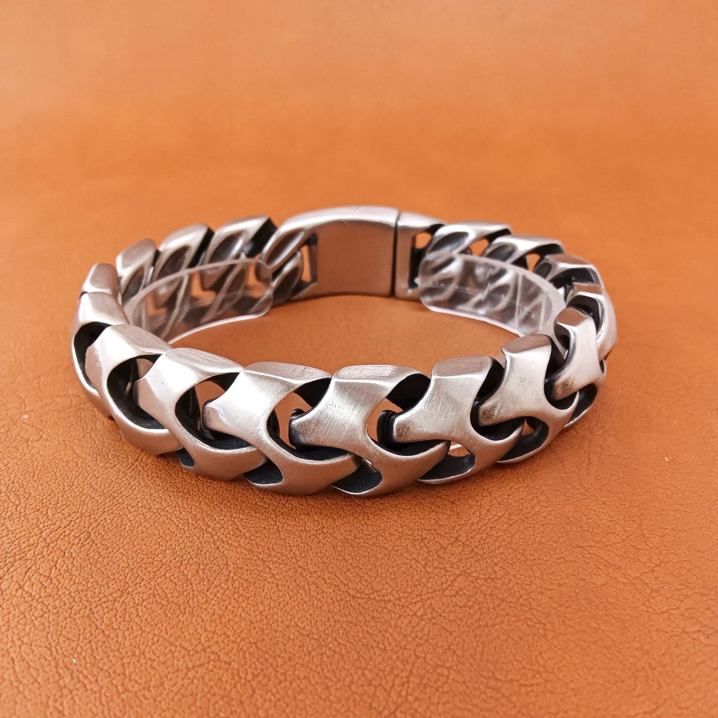 Handmade Hip-Hop Lines Bracelets In Stainless Steel With Titanium Steel Chain, Unisex Design