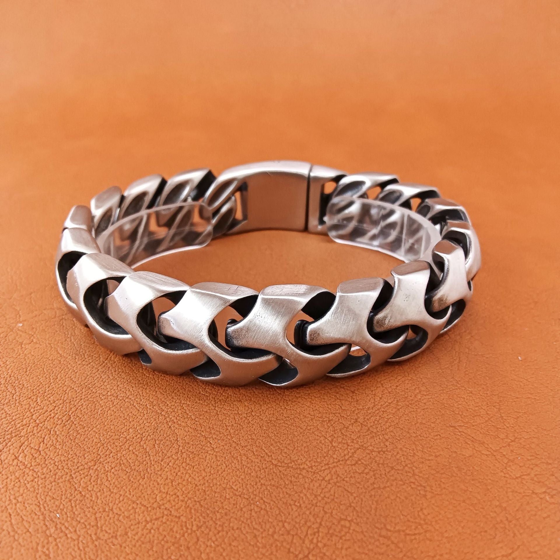 Handmade Hip-Hop Lines Bracelets In Stainless Steel With Titanium Steel Chain, Unisex Design