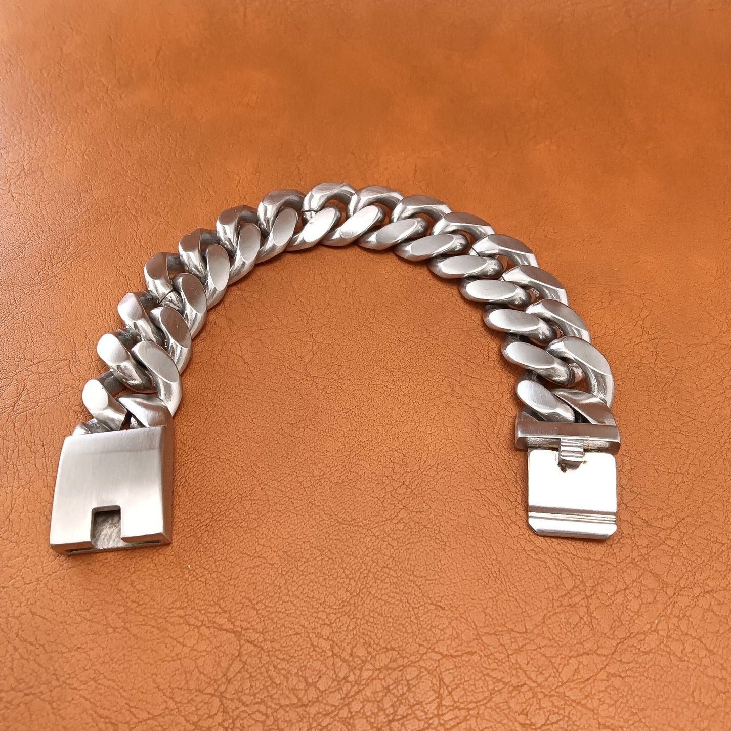 Handmade Hip-Hop Lines Bracelets In Stainless Steel With Titanium Steel Chain, Unisex Design