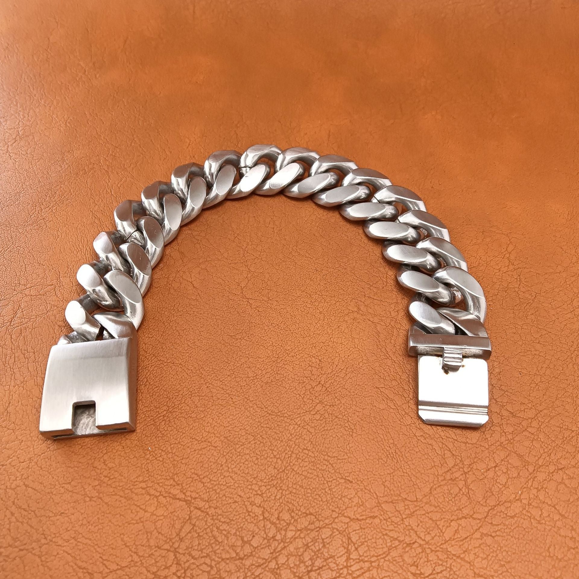 Handmade Hip-Hop Lines Bracelets In Stainless Steel With Titanium Steel Chain, Unisex Design
