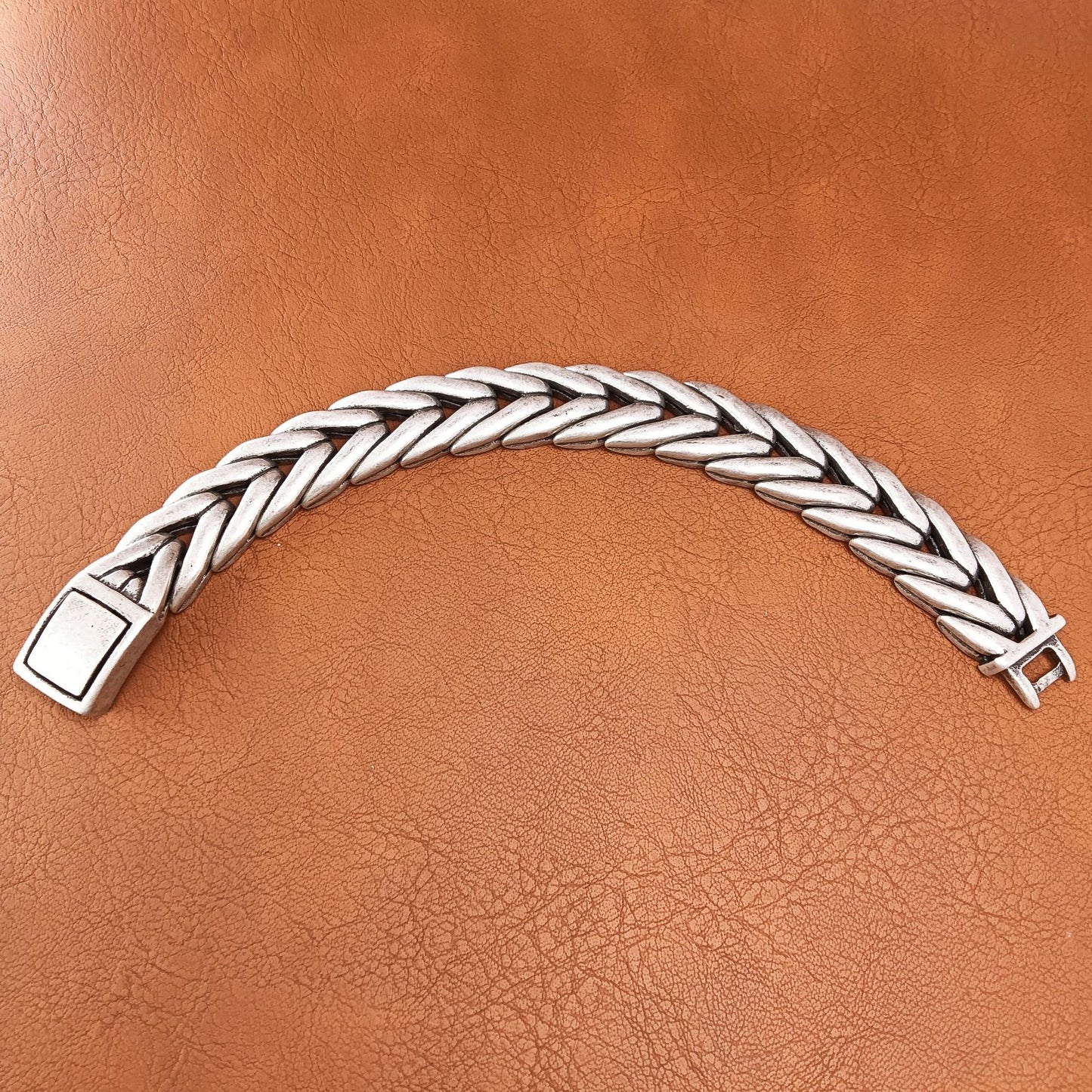 Handmade Hip-Hop Lines Bracelets In Stainless Steel With Titanium Steel Chain, Unisex Design