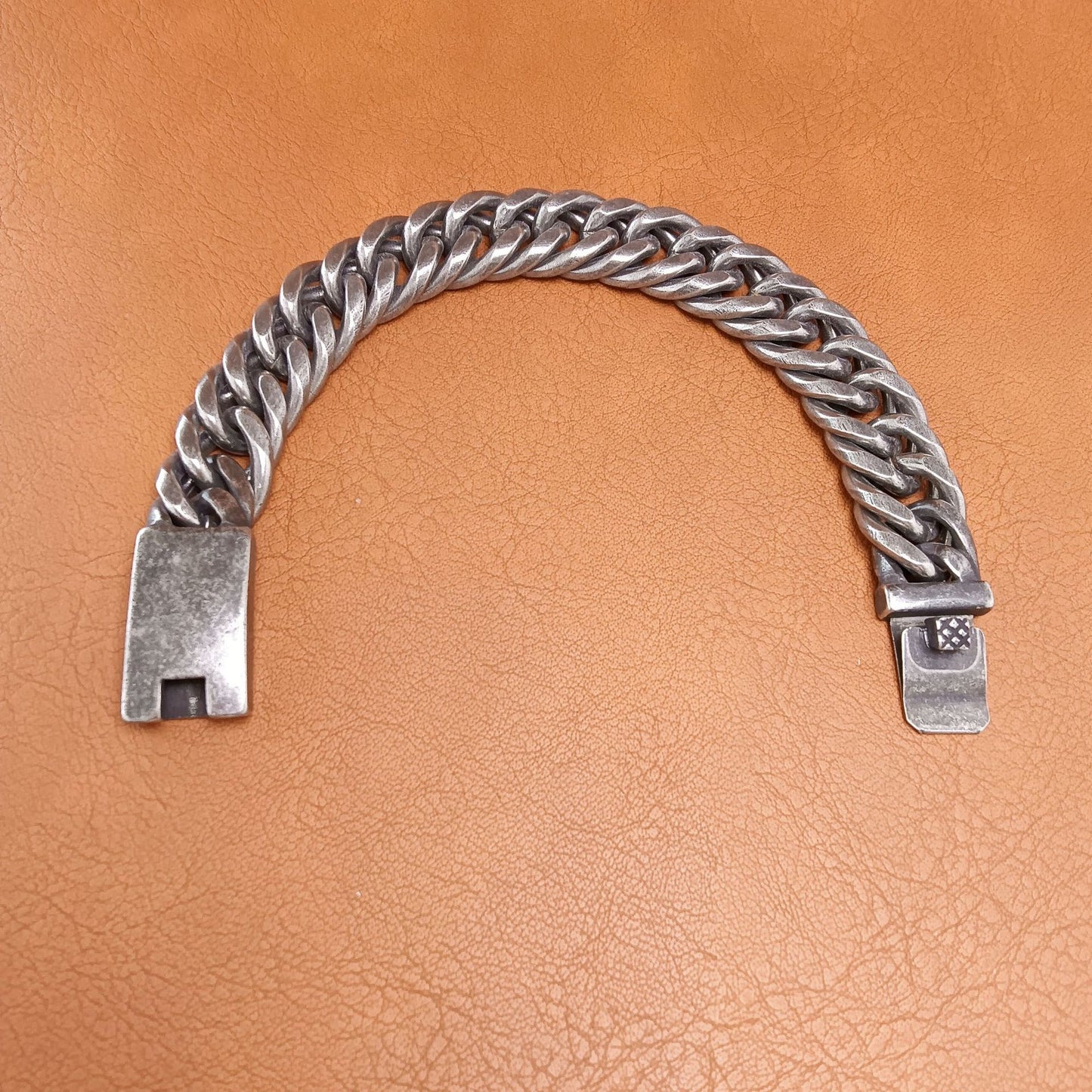 Handmade Hip-Hop Lines Bracelets In Stainless Steel With Titanium Steel Chain, Unisex Design