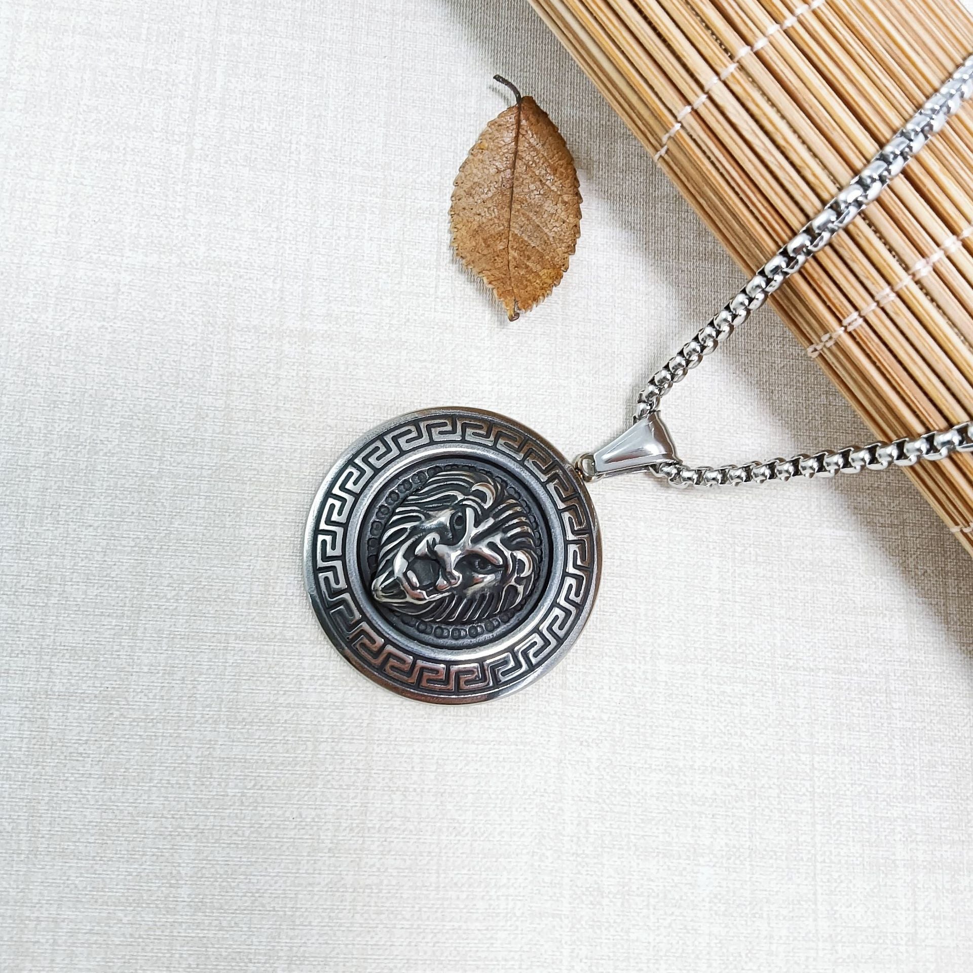 Simple Style Lion Pendant In Steel Color, Electroplated 304 Stainless Steel With Polished Finish
