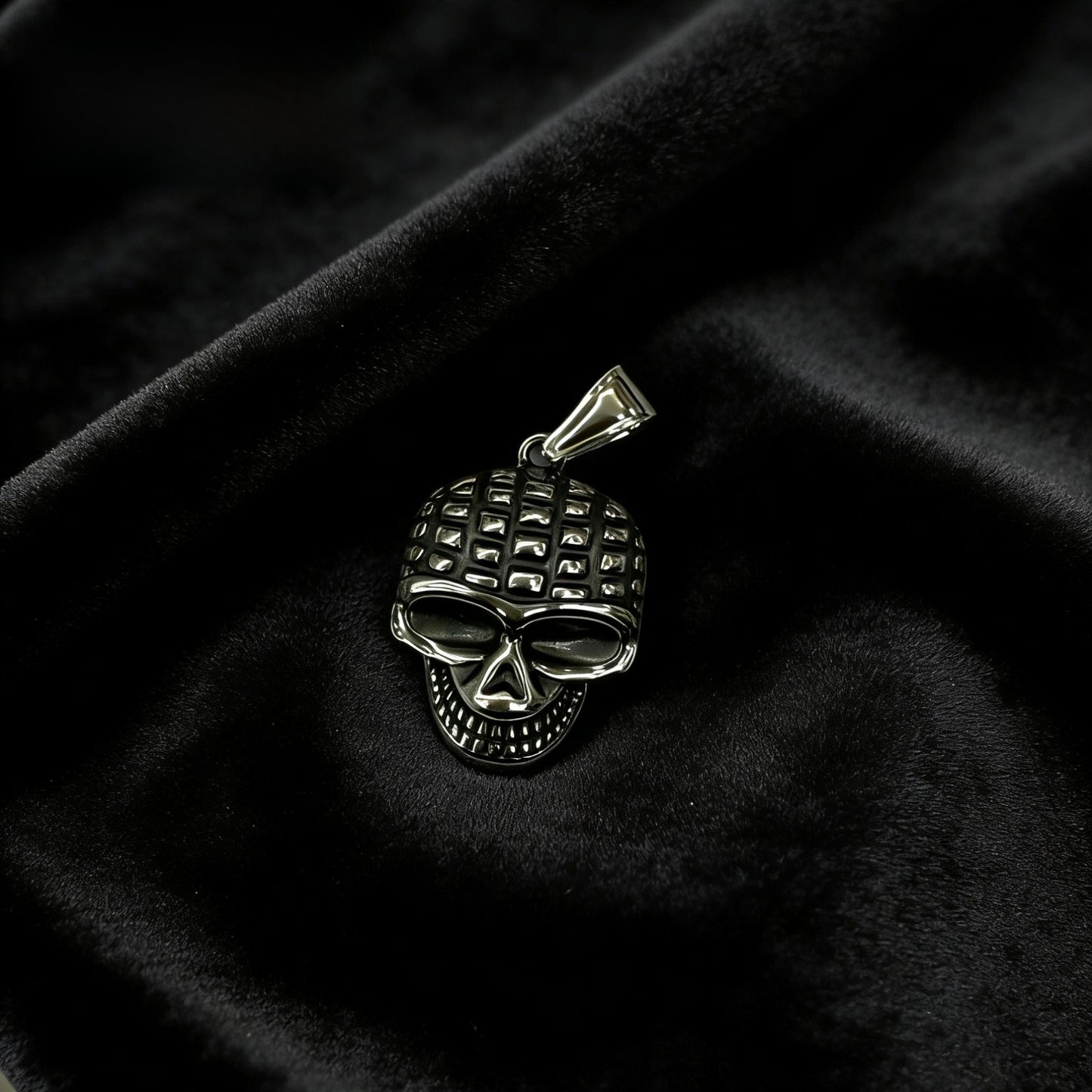Men's Ethnic Style Quadrilateral Pendant Featuring PVD Coated Gold Plated Titanium Steel And Artificial Pearl Inlay