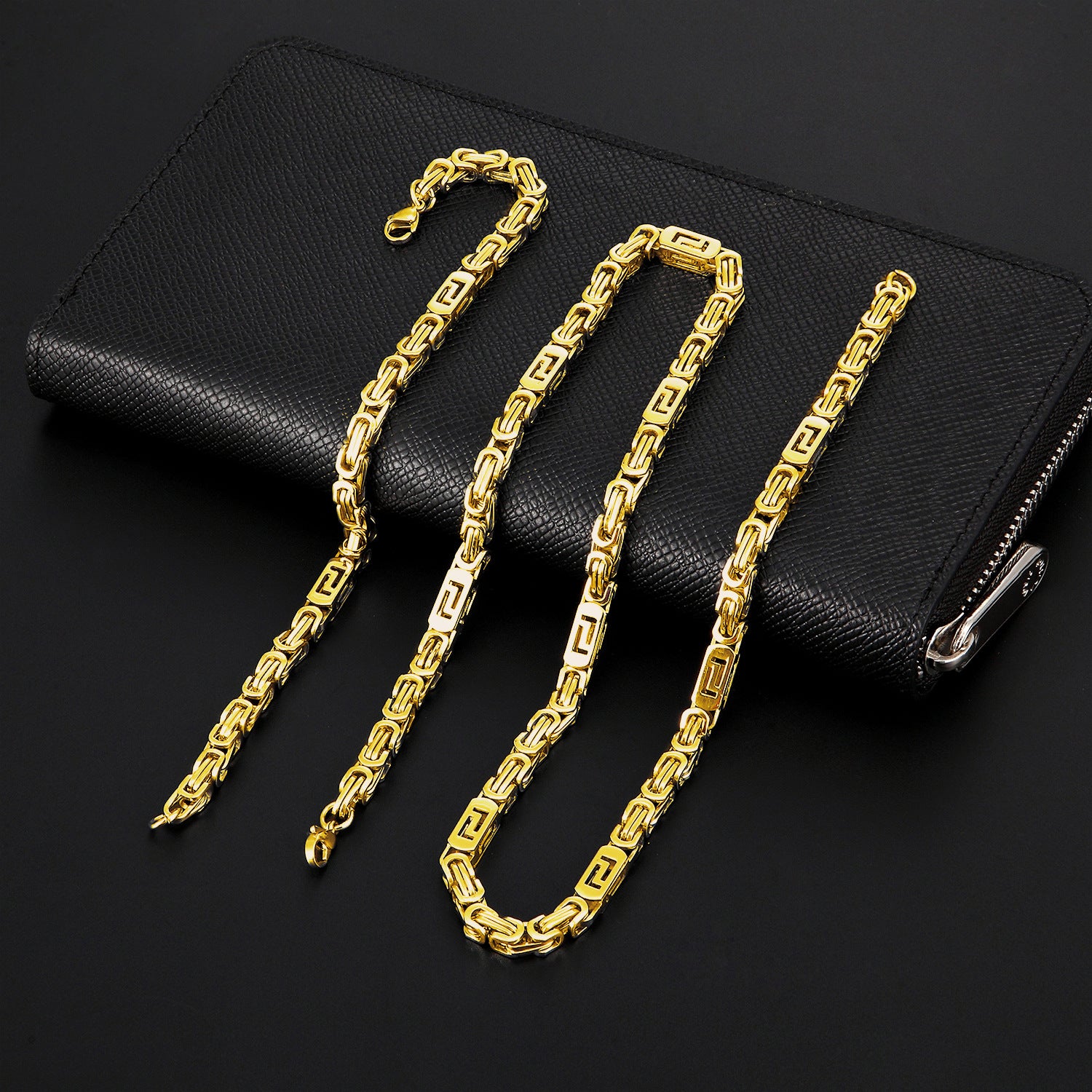 Handmade Geometric Necklace In Steel Color With Titanium Steel Pendant And Paperclip Chain