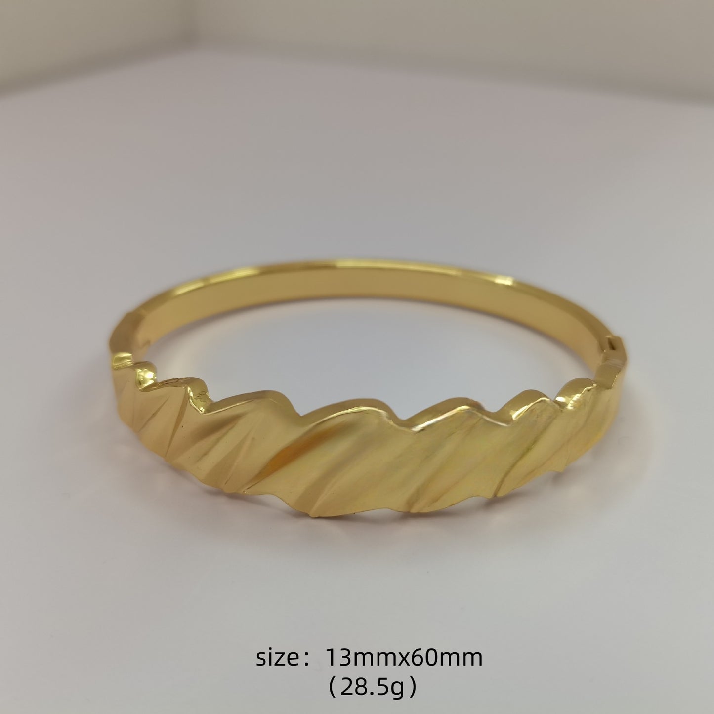 Round Bangle For Women In 304 Stainless Steel With Electroplated Gold Plating