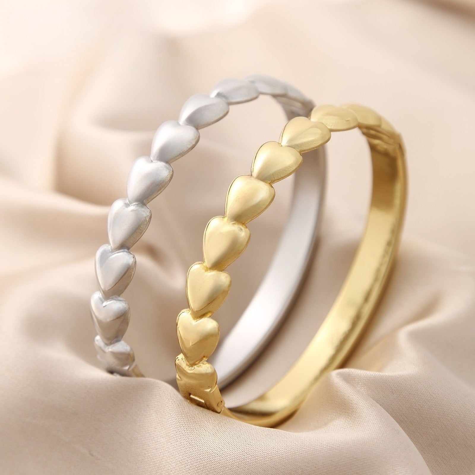 Round Bangle For Women In 304 Stainless Steel With Electroplated Gold Plating