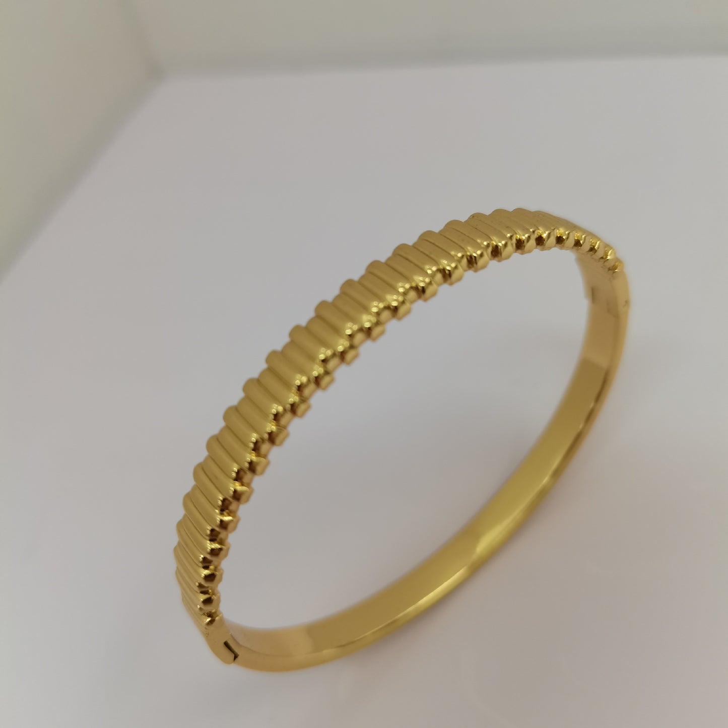 Round Bangle For Women In 304 Stainless Steel With Electroplated Gold Plating