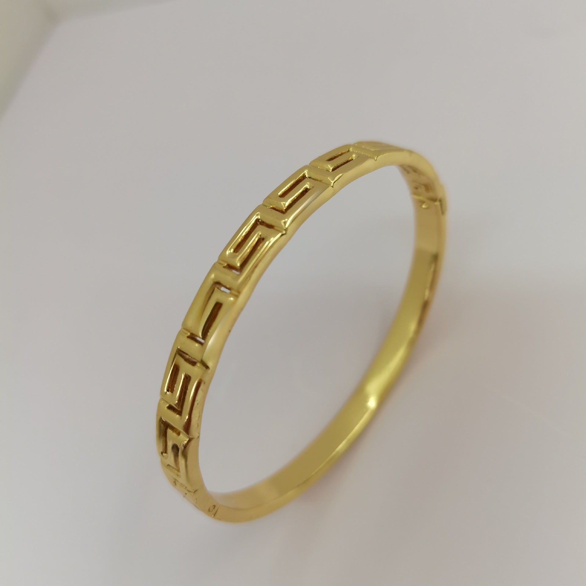 Round Bangle For Women In 304 Stainless Steel With Electroplated Gold Plating