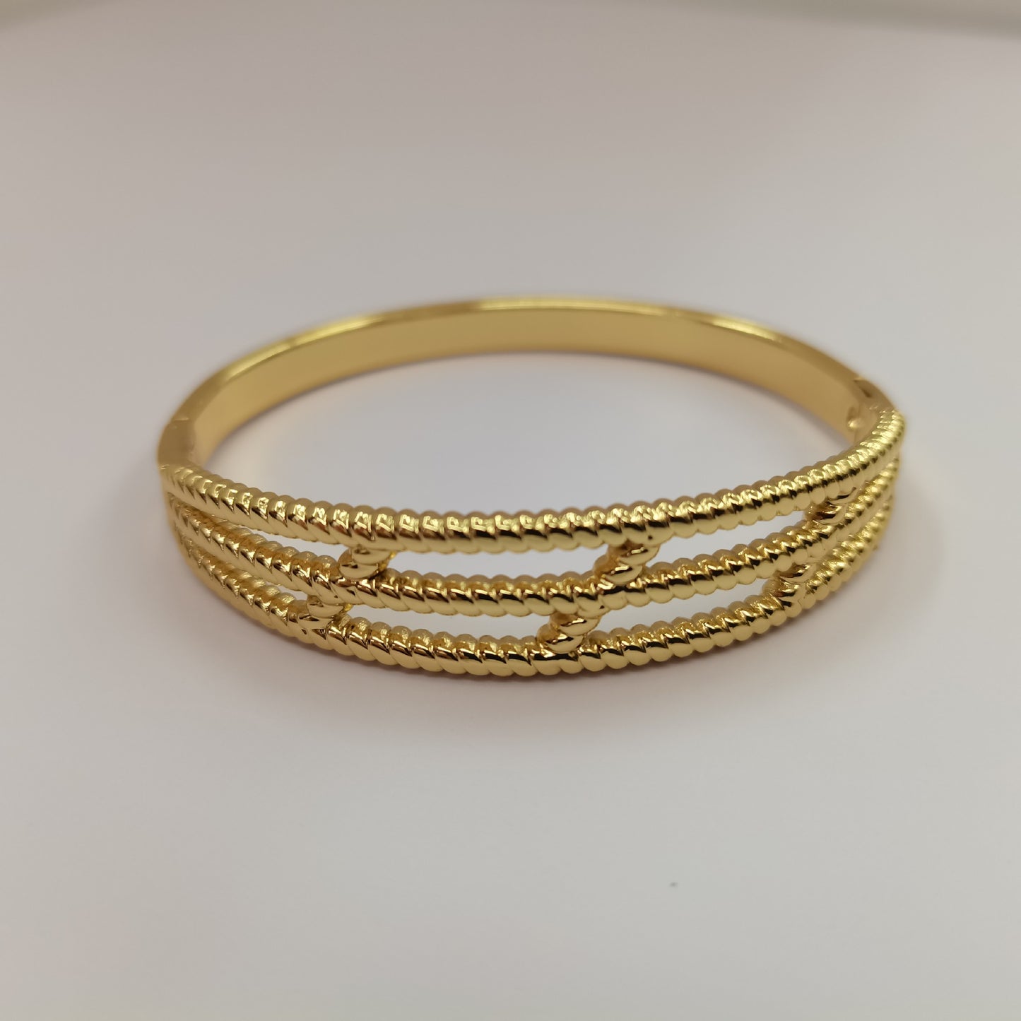 Round Bangle For Women In 304 Stainless Steel With Electroplated Gold Plating