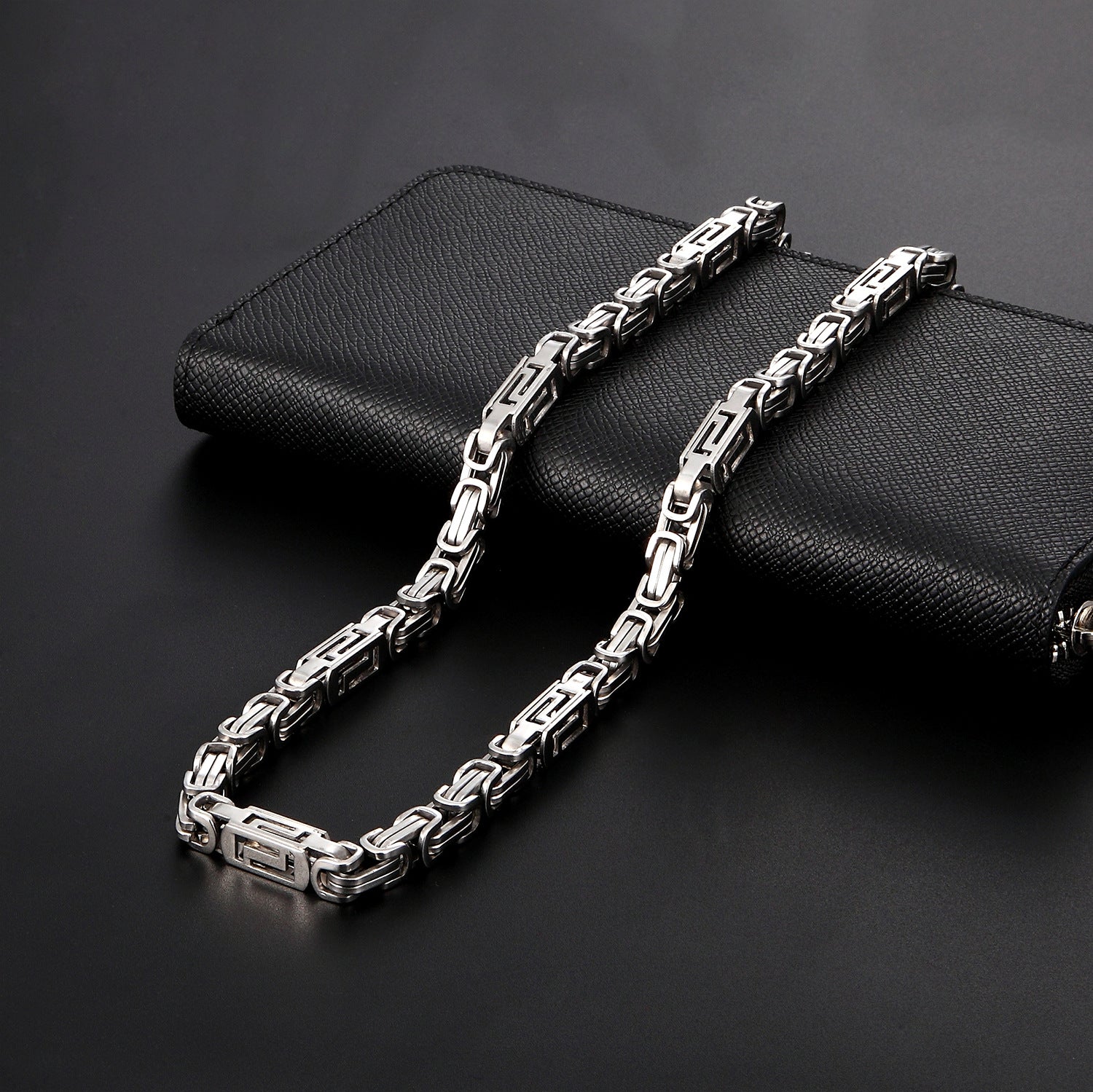 Geometric Necklace In Steel Color Featuring Titanium Steel Twisted Rope Chain And Pendant