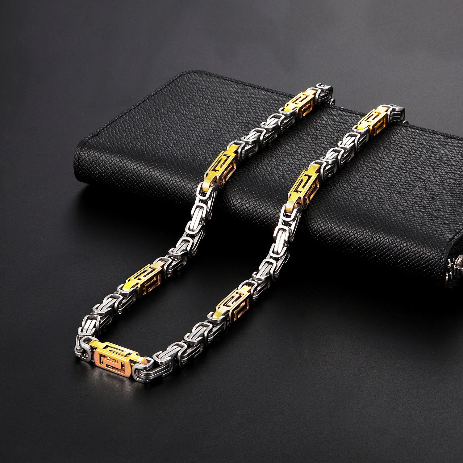 Geometric Necklace In Steel Color Featuring Titanium Steel Twisted Rope Chain And Pendant