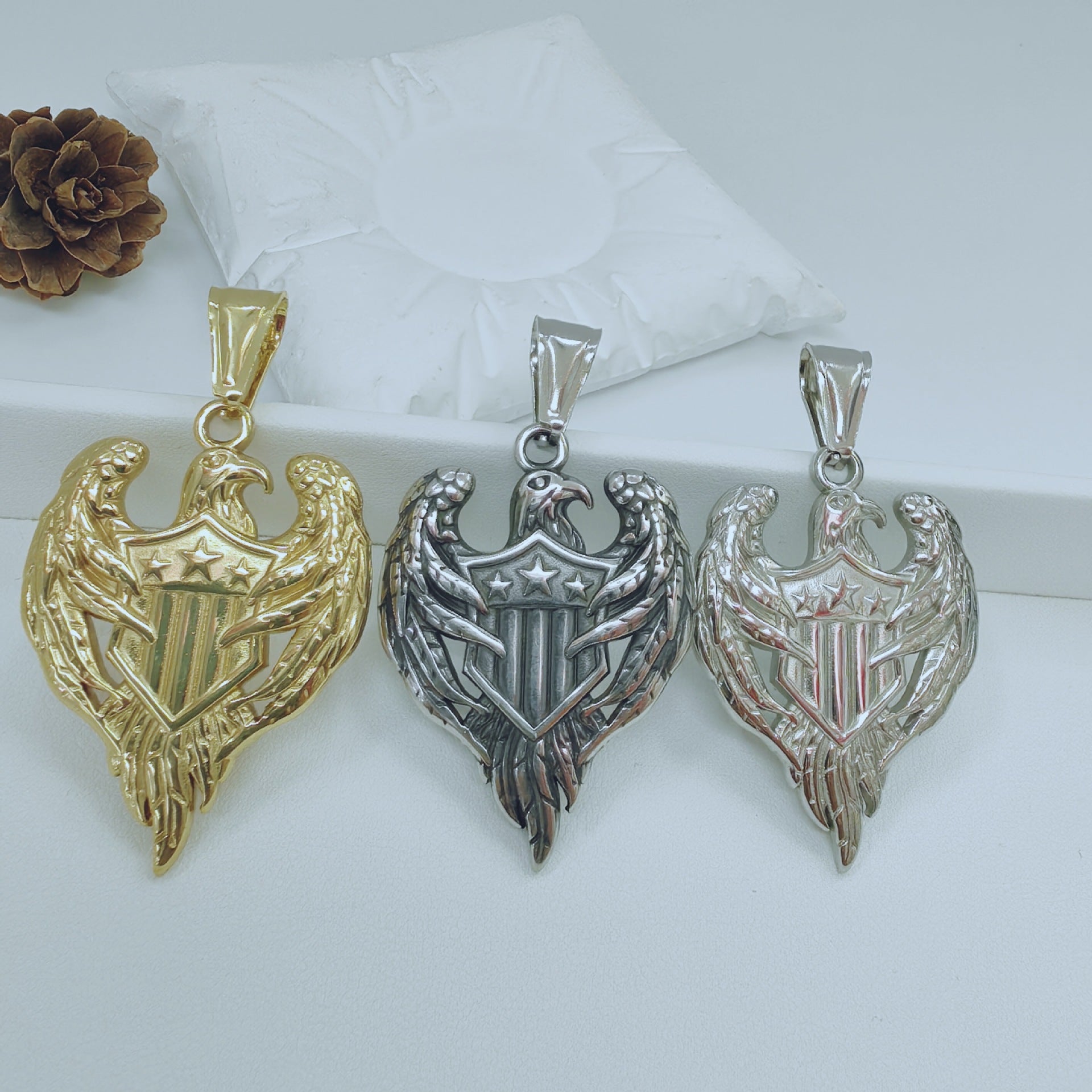 Men's Polished 304 Stainless Steel Animal Pendant In Gold, Perfect For Summer Wear