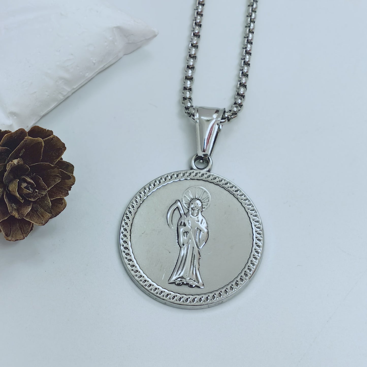 Eye Pendant In 304 Stainless Steel With Electroplated Gold Plating, Featuring Titanium Steel Chain In Simple Style For Men