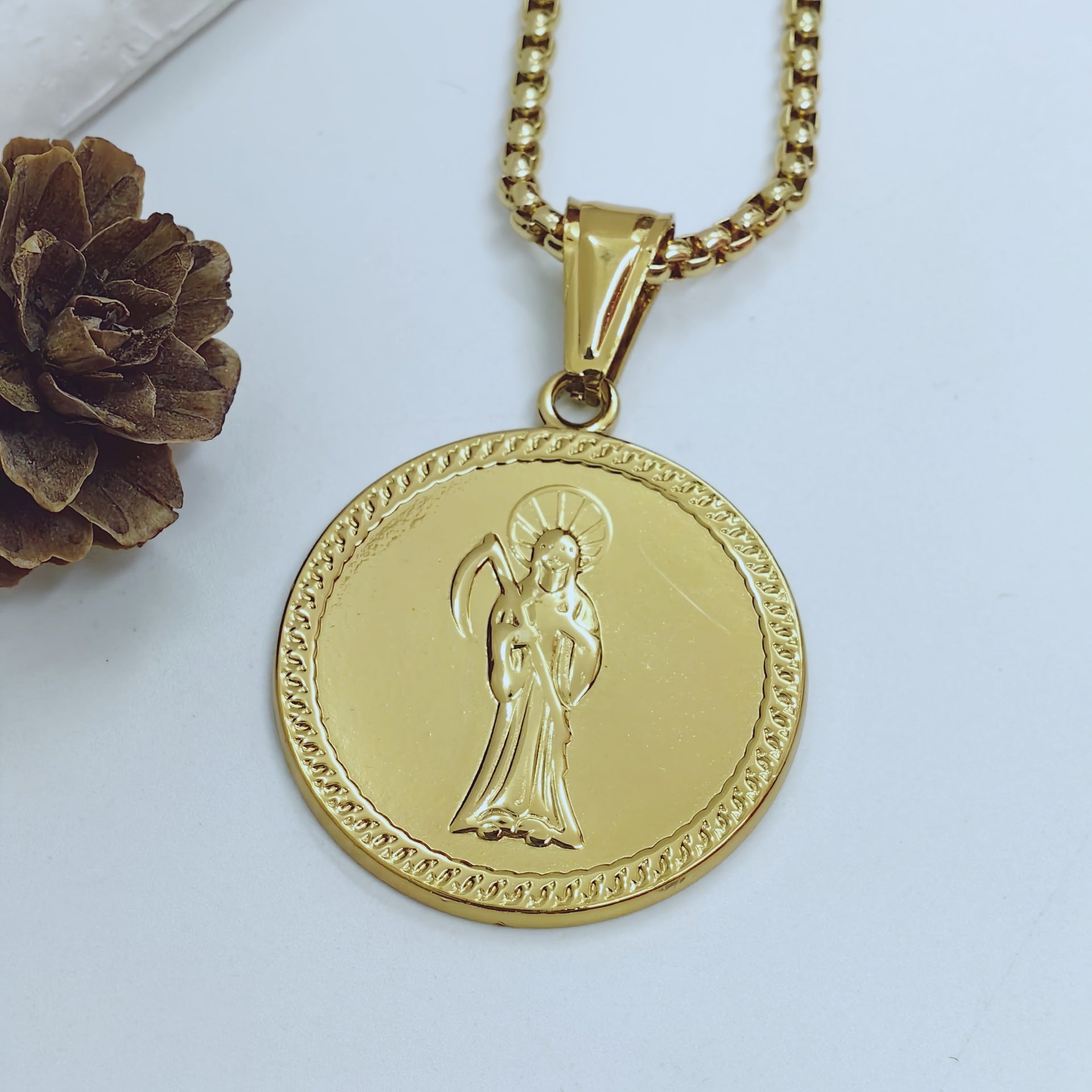 Eye Pendant In 304 Stainless Steel With Electroplated Gold Plating, Featuring Titanium Steel Chain In Simple Style For Men