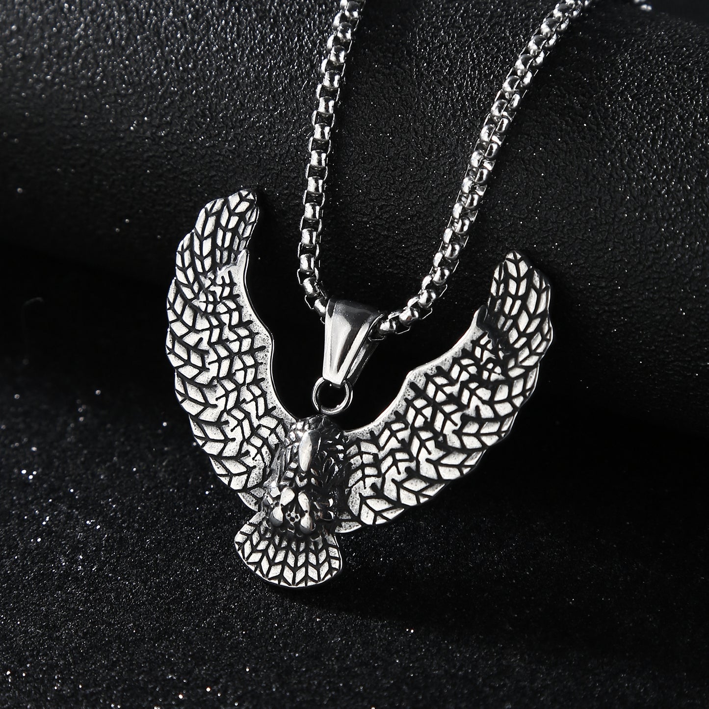 Men's Animal Pendant Made Of Durable 304 Stainless Steel In Elegant Gold Finish