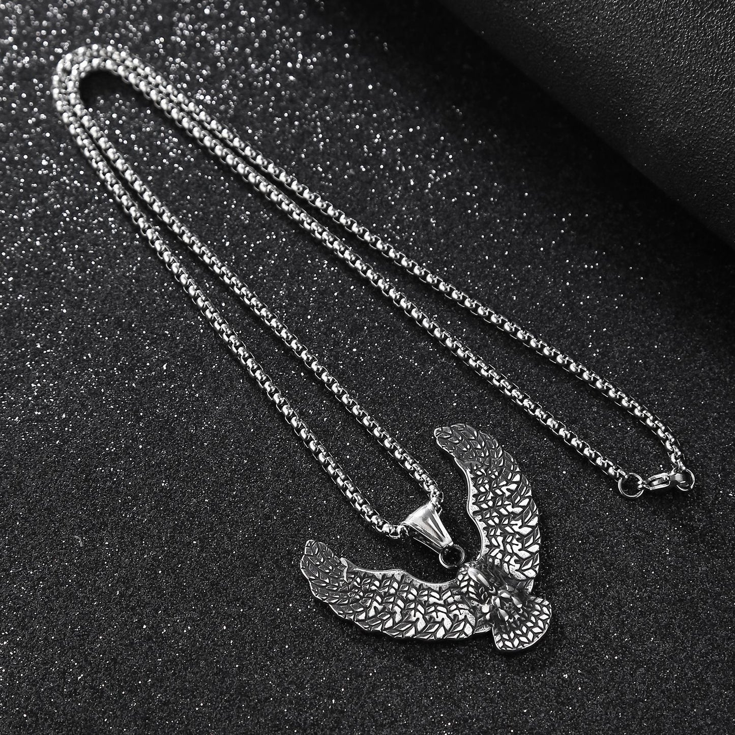 Men's Animal Pendant Made Of Durable 304 Stainless Steel In Elegant Gold Finish