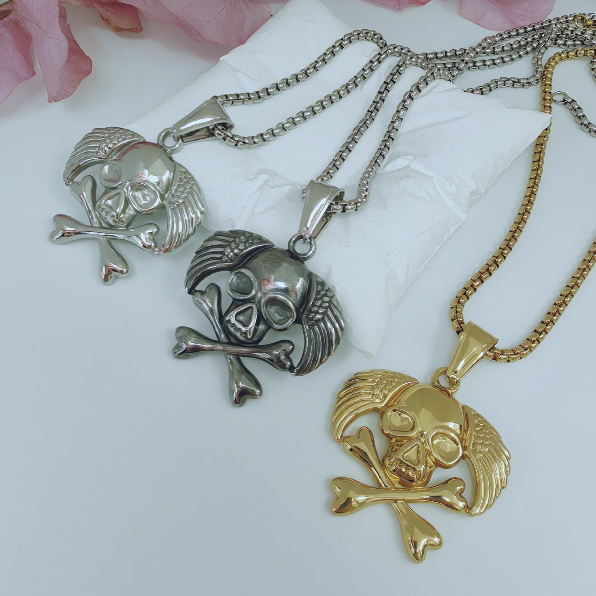 Animal Pendant In 304 Stainless Steel With Electroplated Gold Plating, Featuring Artificial Pearl Chain, Designed For Men, Steel Color