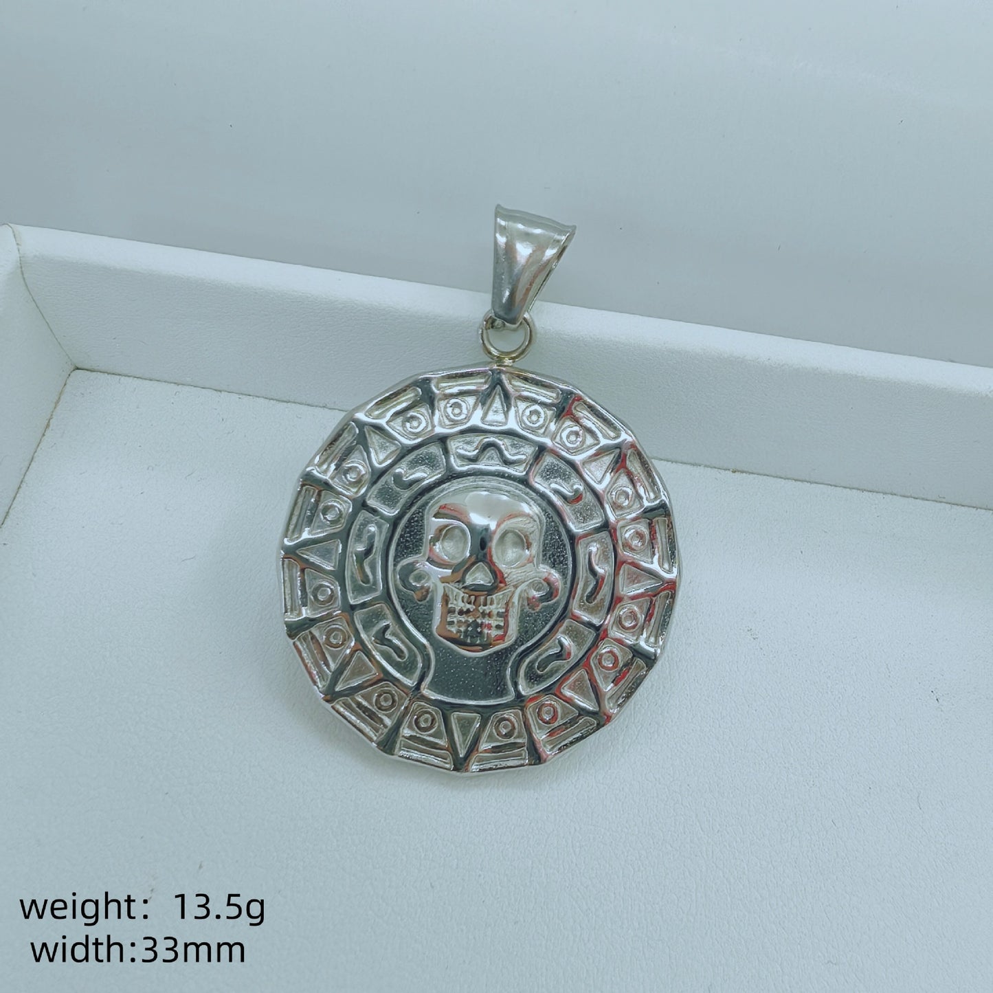 Geometric Metal Pendant For Men Featuring Enamel Craftsmanship In Steel Color
