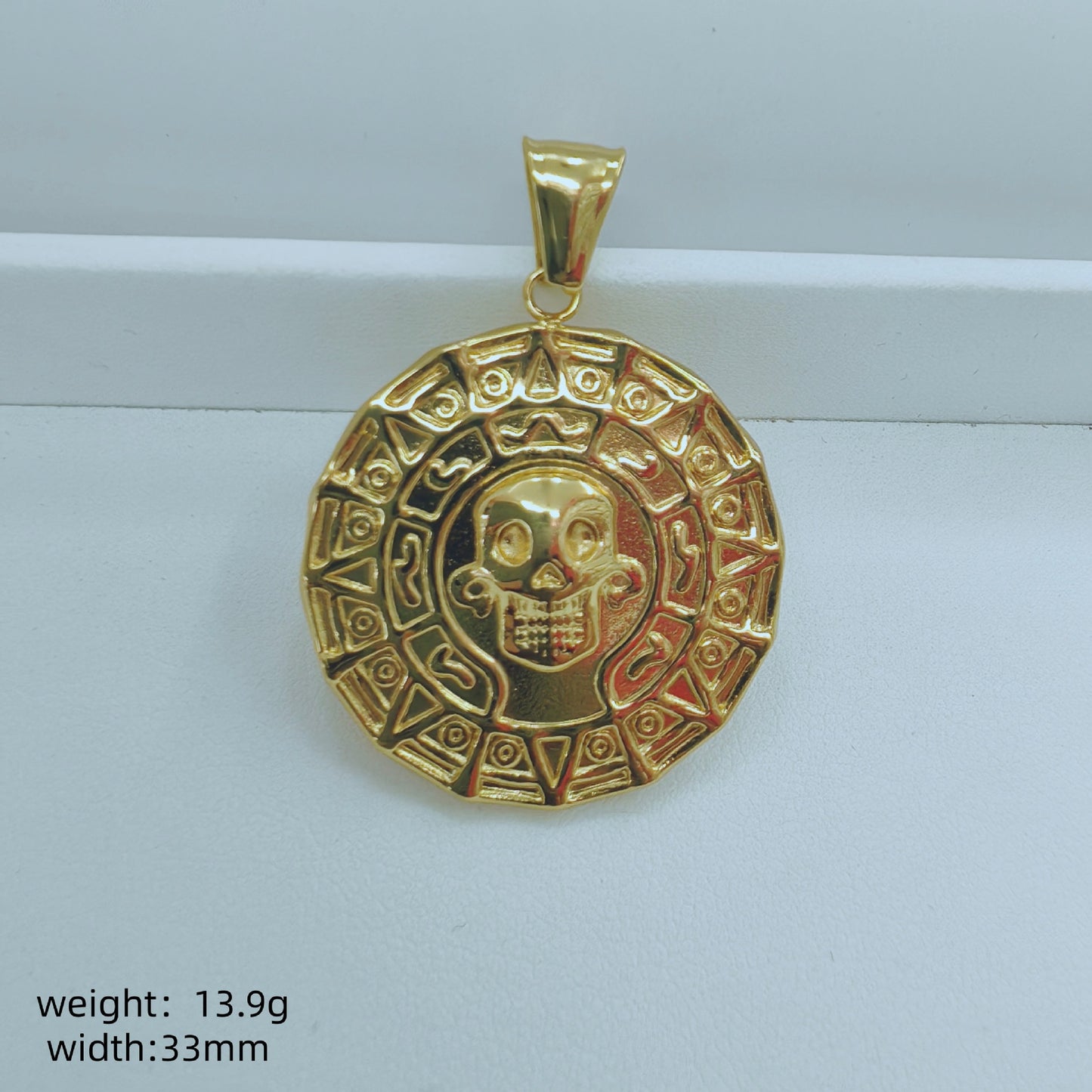 Geometric Metal Pendant For Men Featuring Enamel Craftsmanship In Steel Color