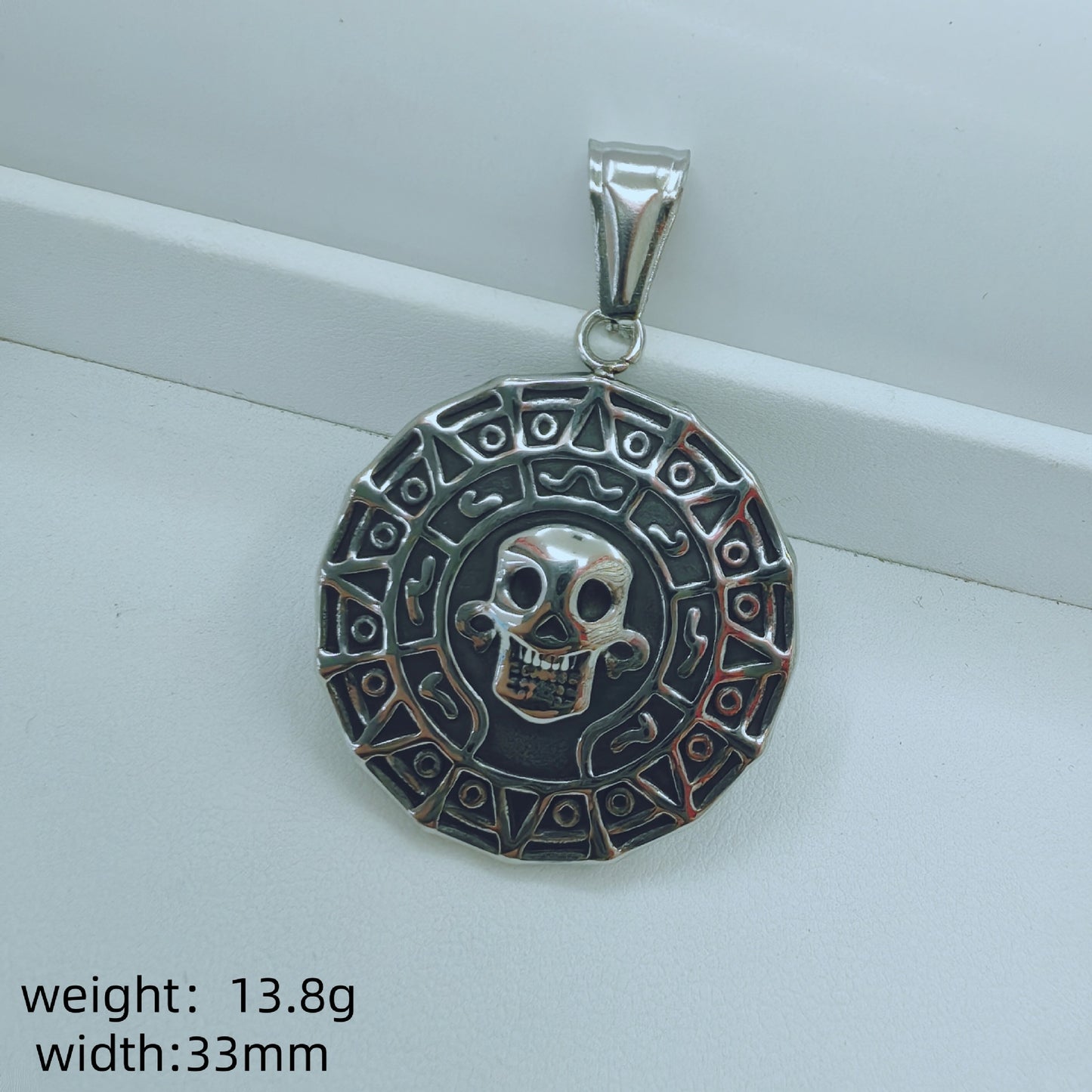 Geometric Metal Pendant For Men Featuring Enamel Craftsmanship In Steel Color
