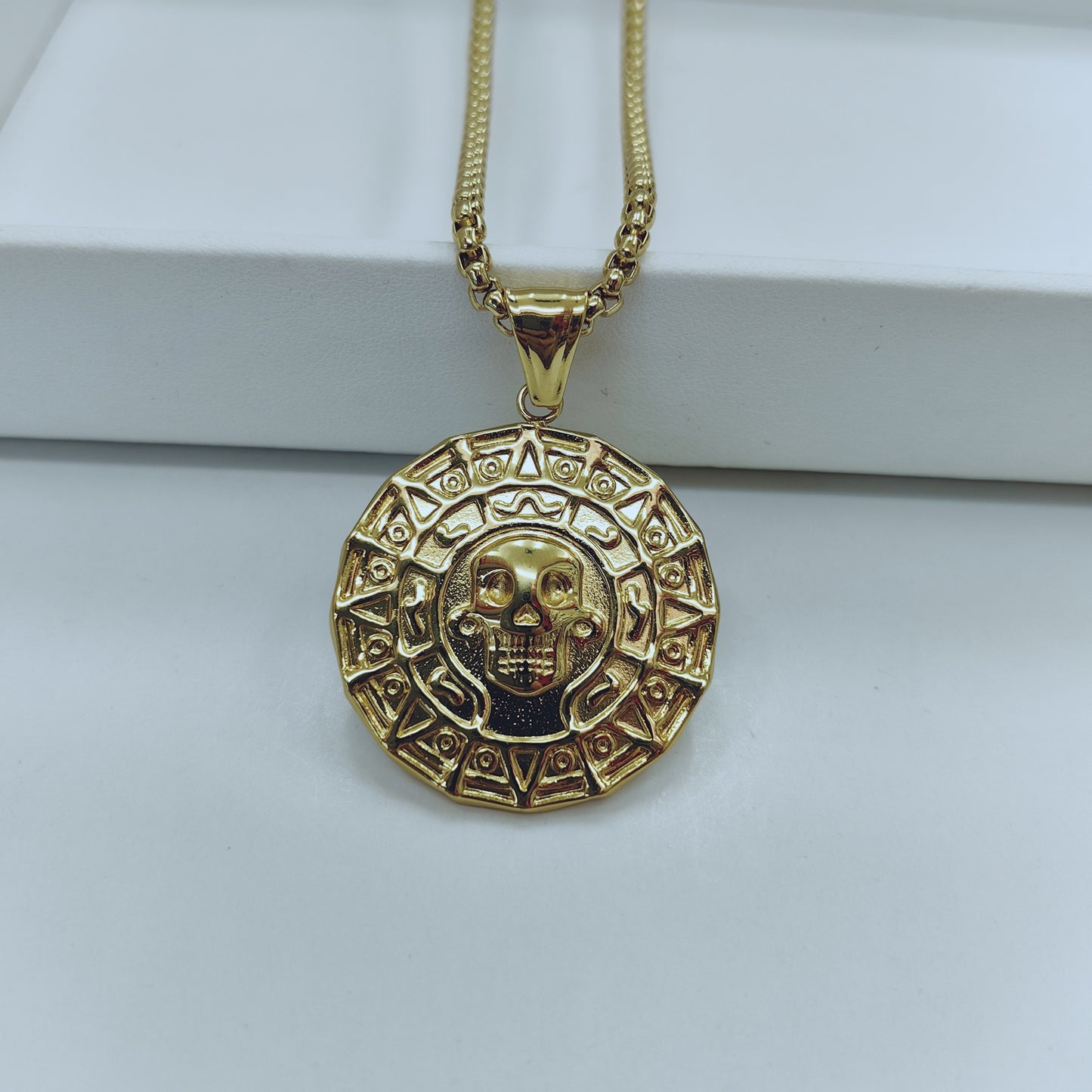 Geometric Metal Pendant For Men Featuring Enamel Craftsmanship In Steel Color