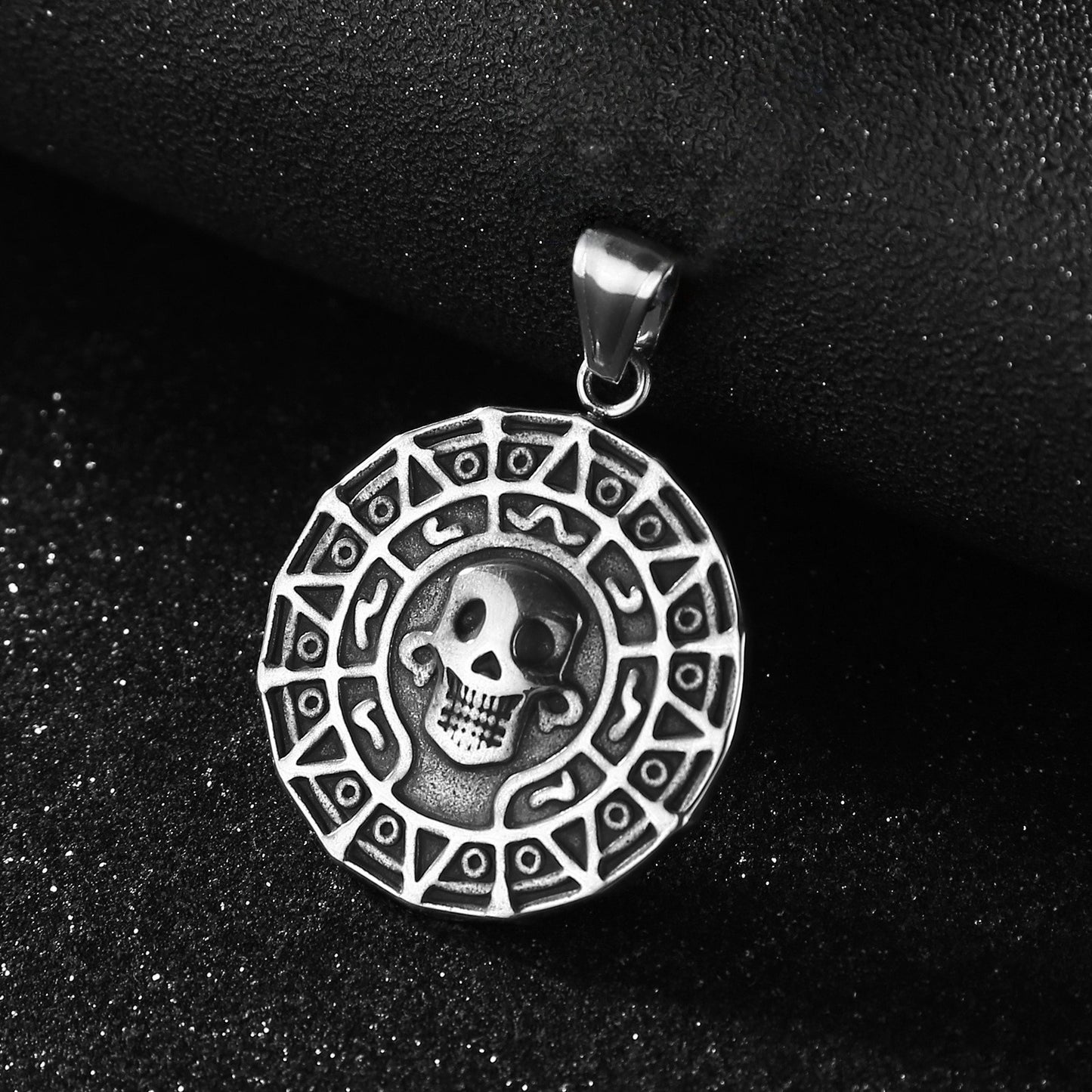 Geometric Metal Pendant For Men Featuring Enamel Craftsmanship In Steel Color