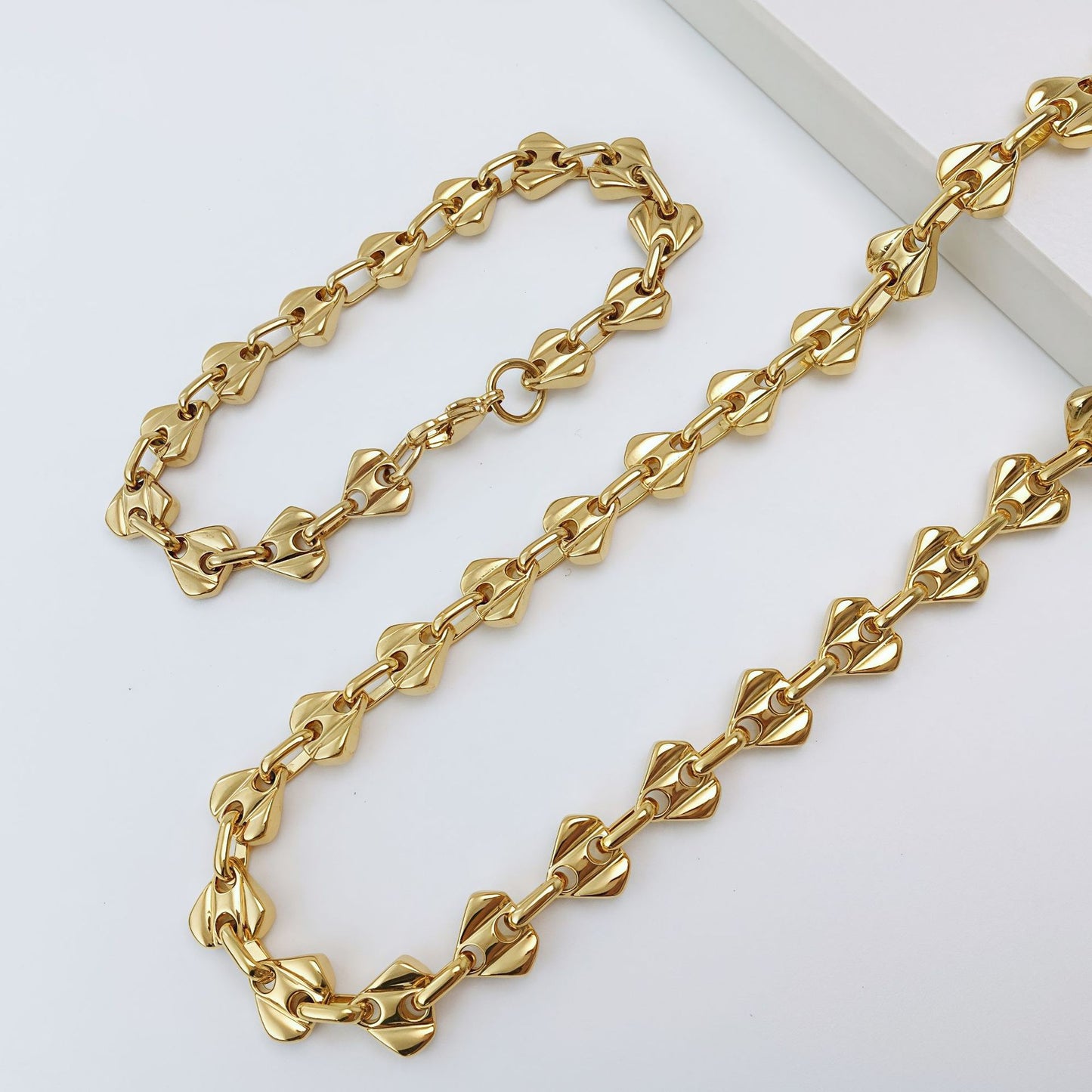 Simple Style Water Droplets Necklace For Women In Gold With Diamond Inlay And 304 Stainless Steel Coffee Bean Chain