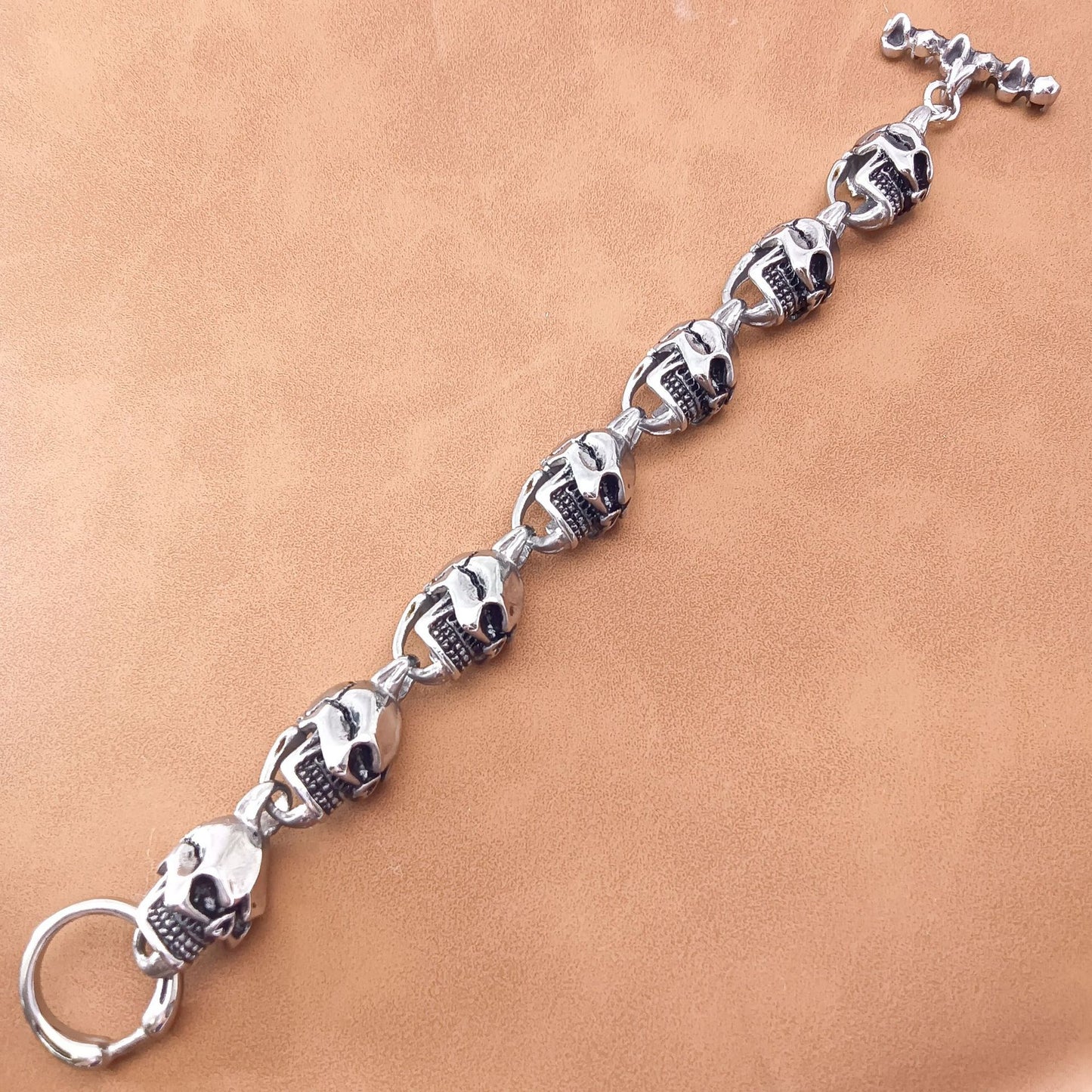 Unisex Hip-Hop Lines Bracelet Featuring Titanium Steel Chain And Stainless Steel In Steel Color