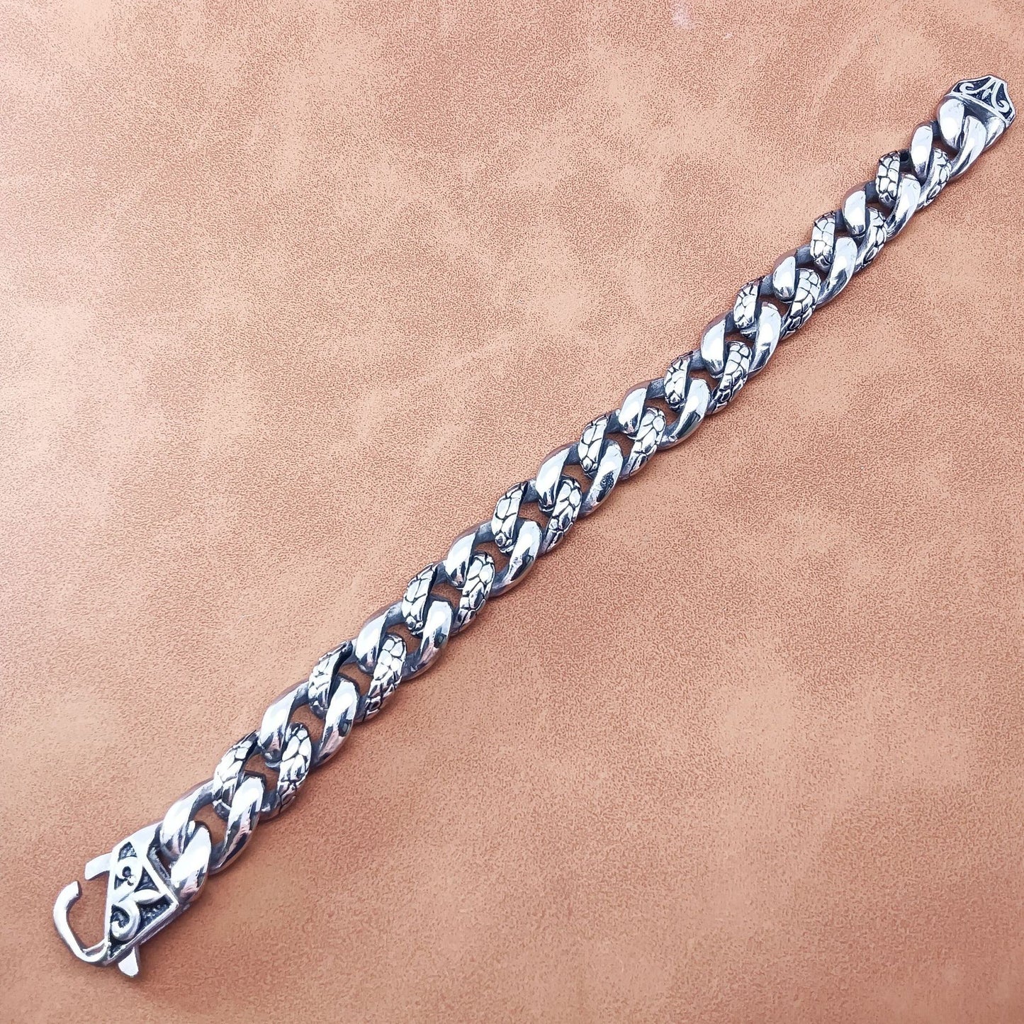 Unisex Hip-Hop Lines Bracelet Featuring Titanium Steel Chain And Stainless Steel In Steel Color