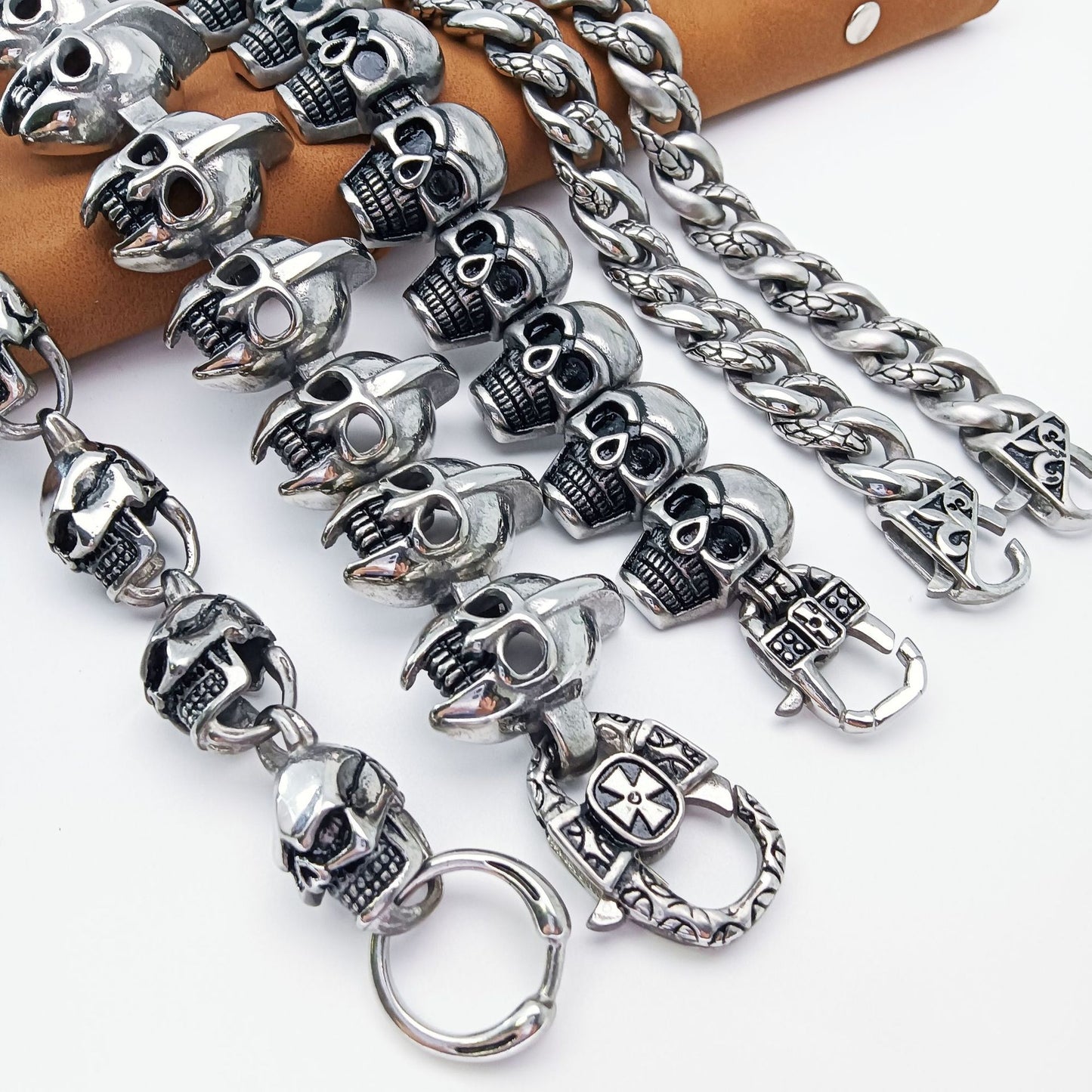 Unisex Hip-Hop Lines Bracelet Featuring Titanium Steel Chain And Stainless Steel In Steel Color
