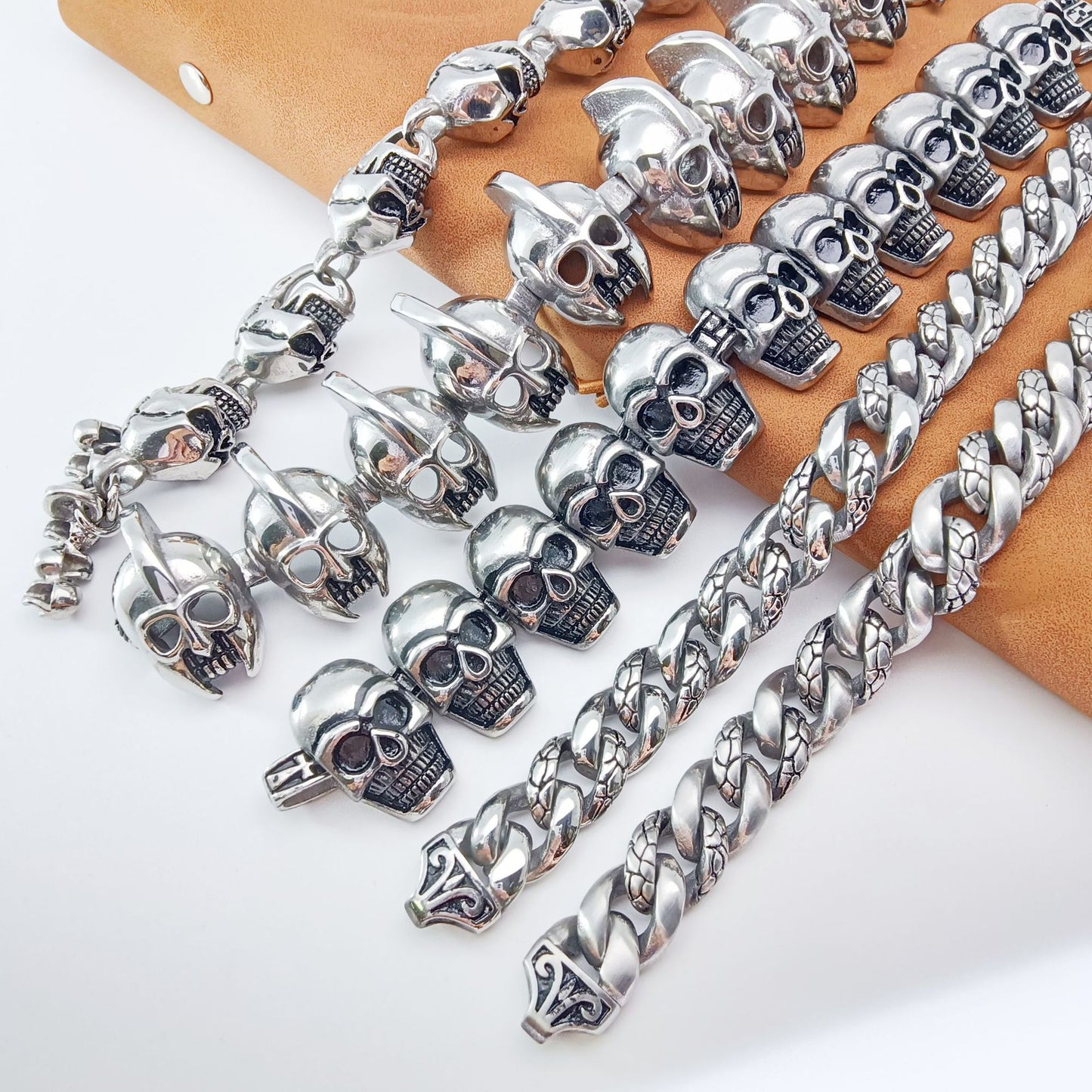 Unisex Hip-Hop Lines Bracelet Featuring Titanium Steel Chain And Stainless Steel In Steel Color